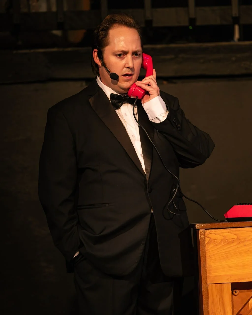 @dynastytypewriter called and said you haven&rsquo;t bought your tickets to see Varietyville tonight yet 🤨 See you at 7:30pm! 🎟️ in bio

📸 @traviswightphography

#variety #losangeles #sketchcomedy #theatre #liveshow