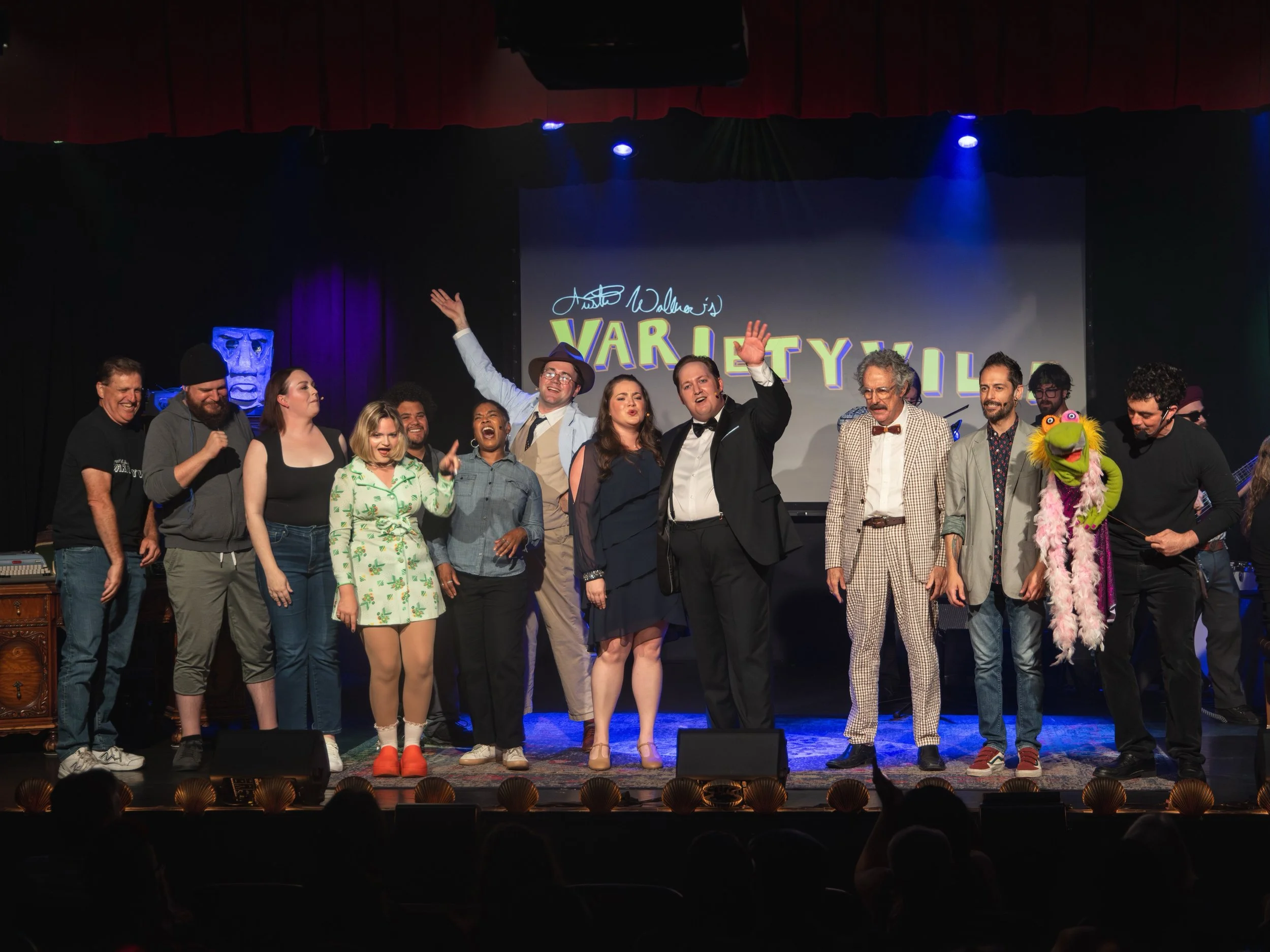 Dreams come true at @dynastytypewriter!

📸 @traviswightphotography 

#varietyshow #losangeles #theatre #comedy #musical