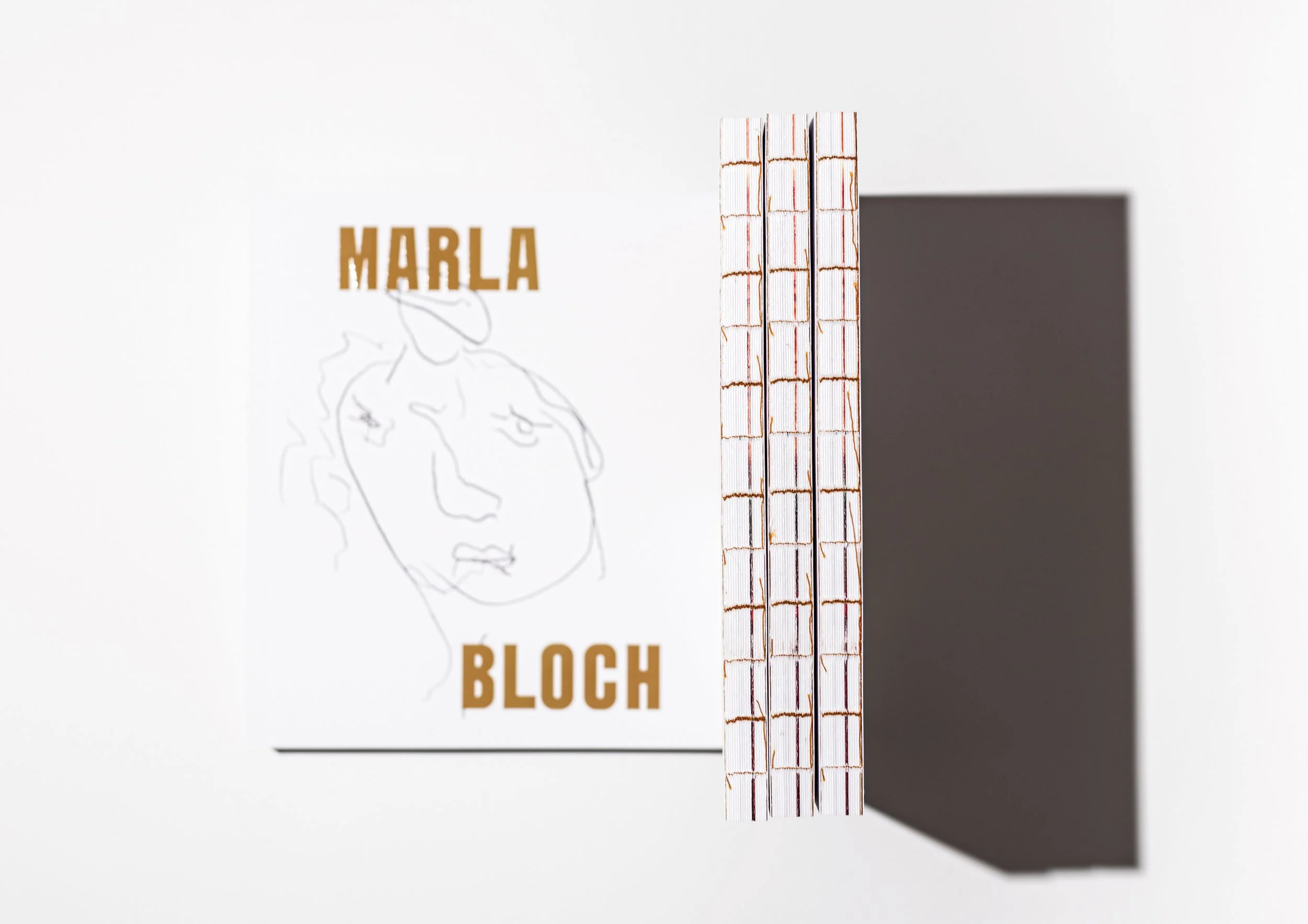 Marla Bloch Ausstellungskatalog - offene Fadenheftung