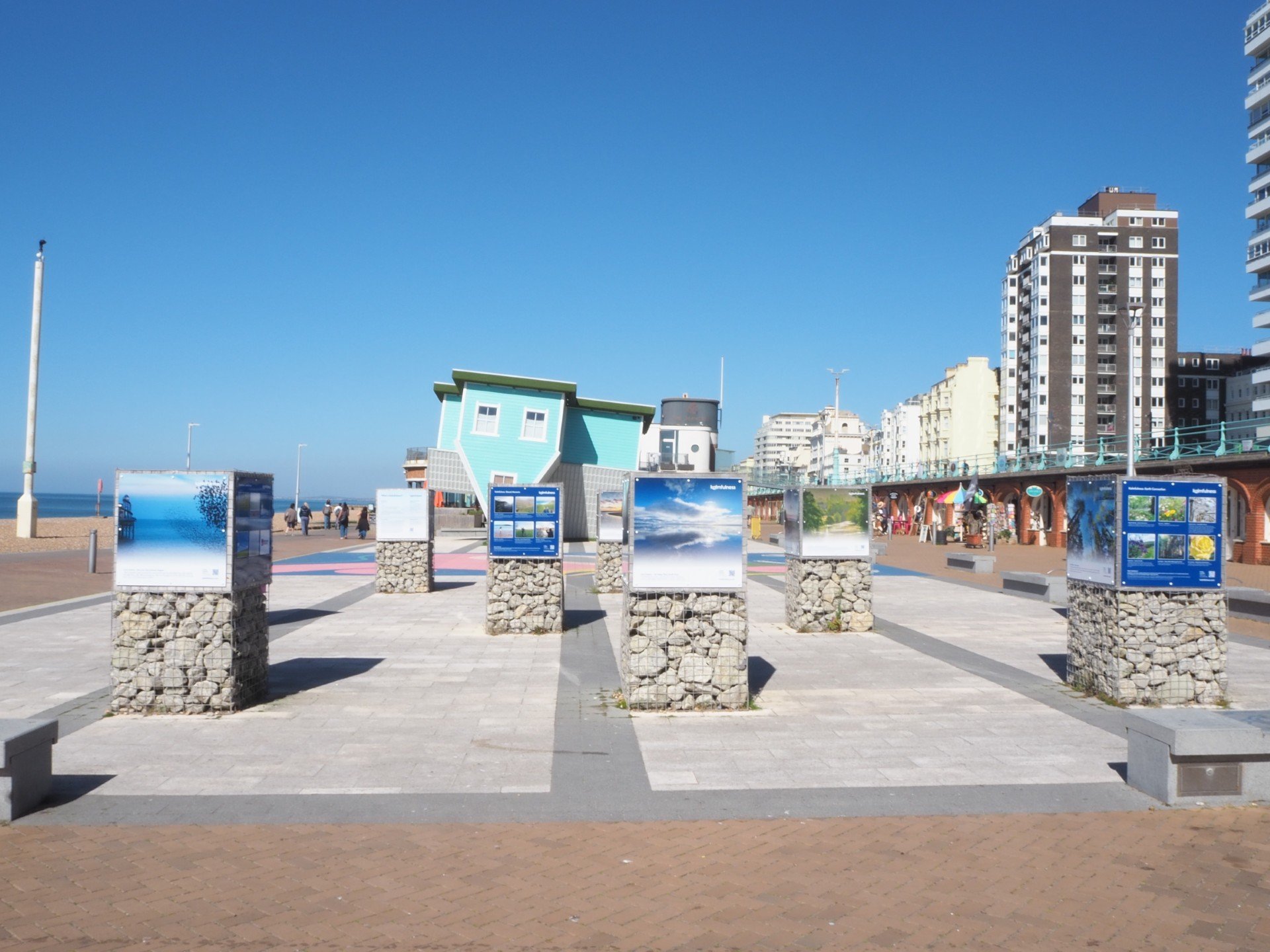 From online gallery to seafront exhibition: Bringing ‘Kalmfulness’ to life