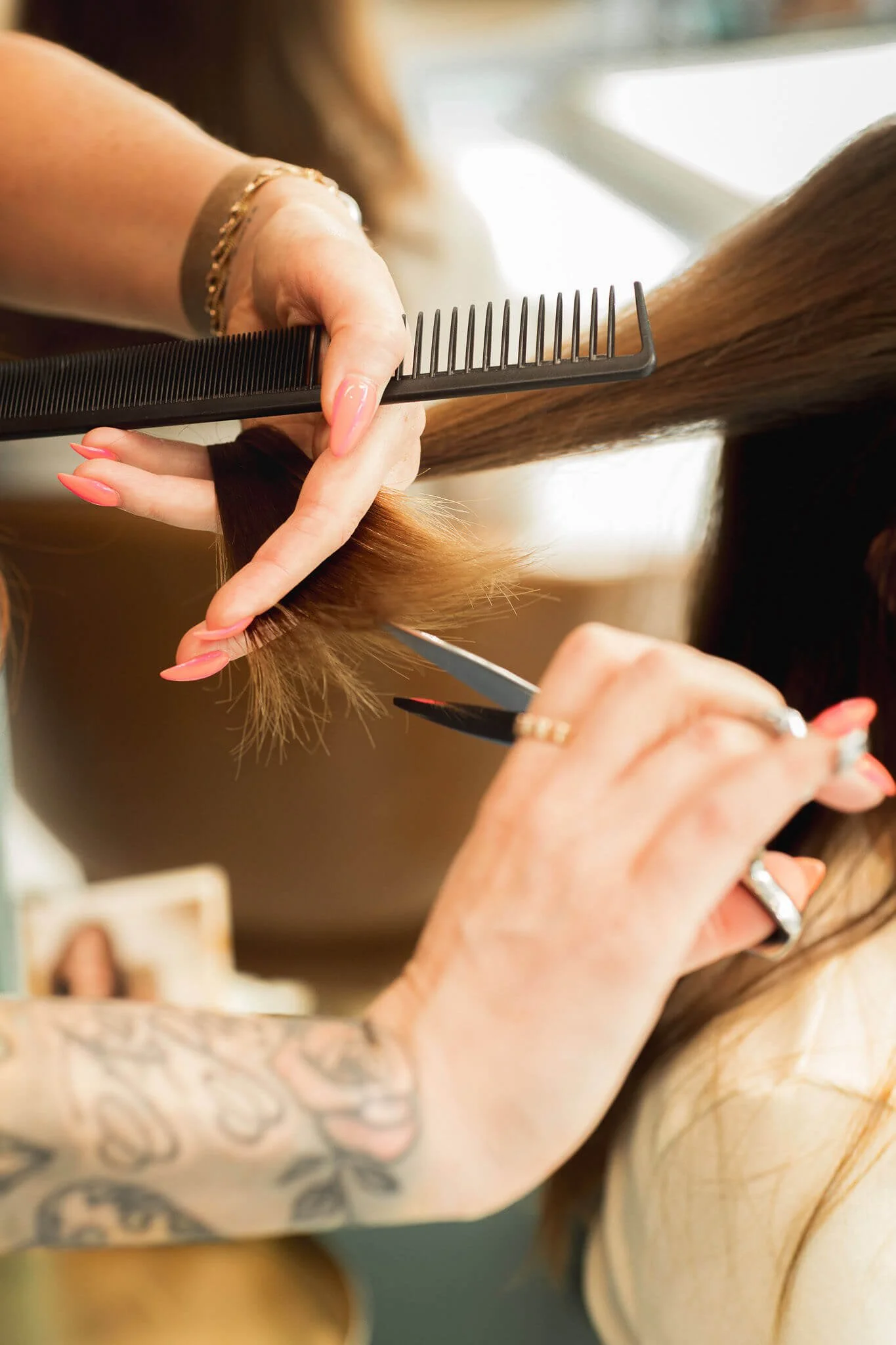 Hiustenleikkaus-aitohairandbeauty.jpg