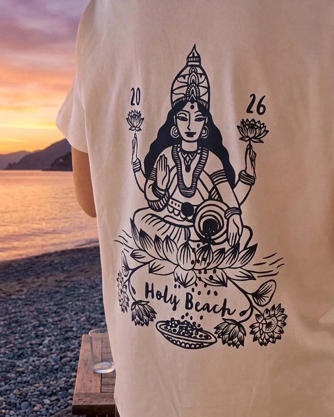 T-shirt per Holy Beach