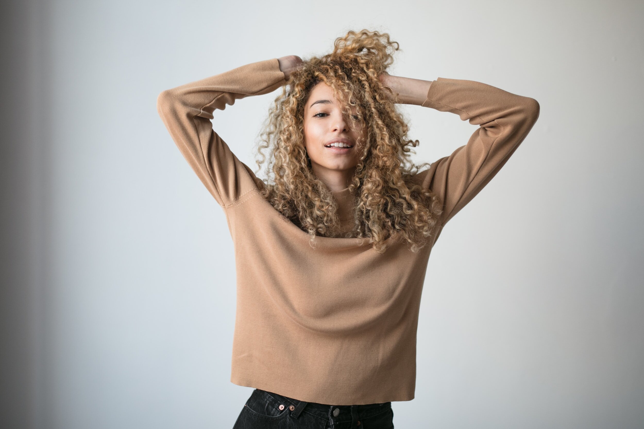 Mingle at Vox Salon: hair theme
