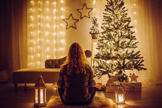 Christmas Yin Yoga &amp; Soundbath – Dein stiller Moment im Advent mit Amélie &amp; Nicole