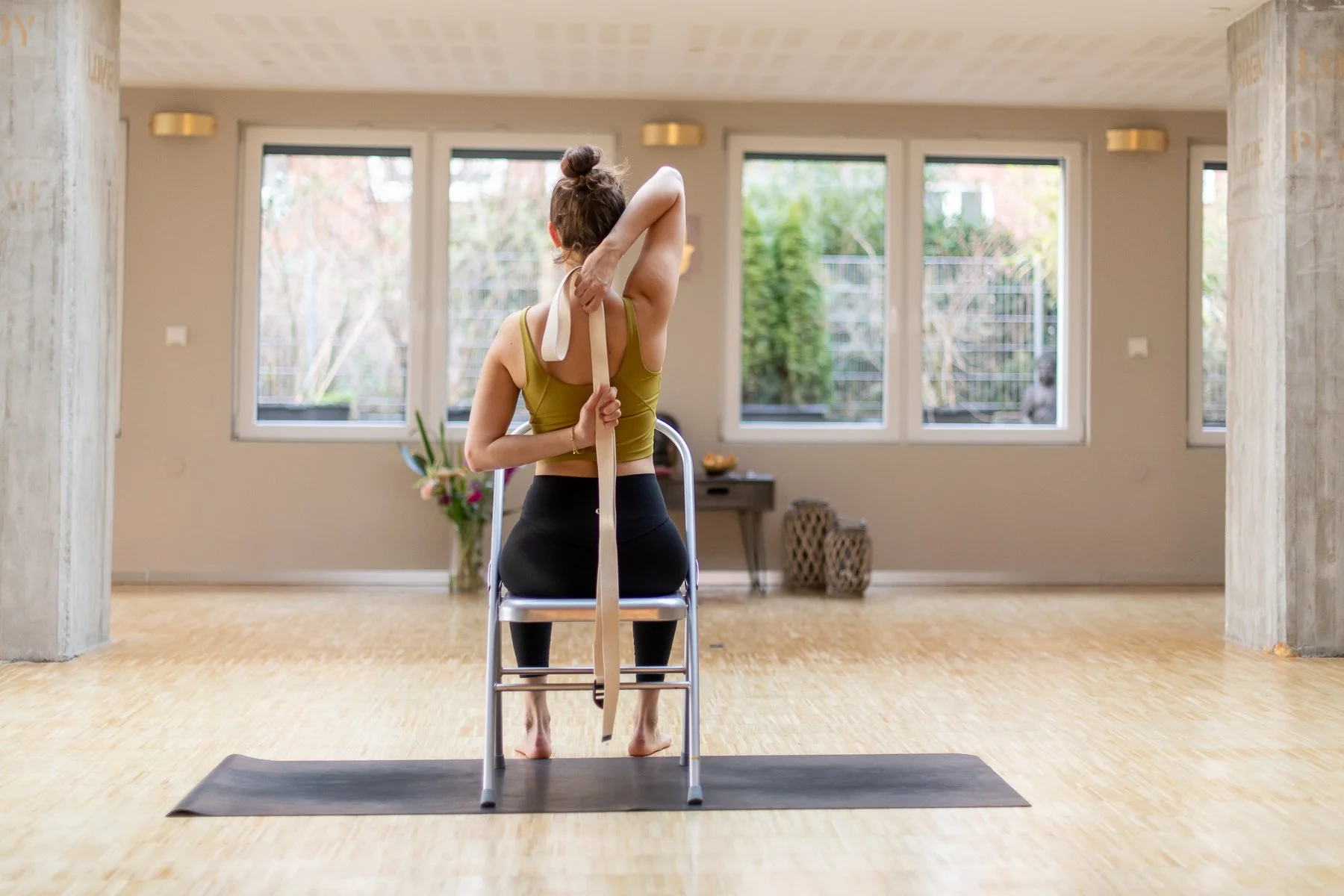 Therapeutic Back Yoga (25h)