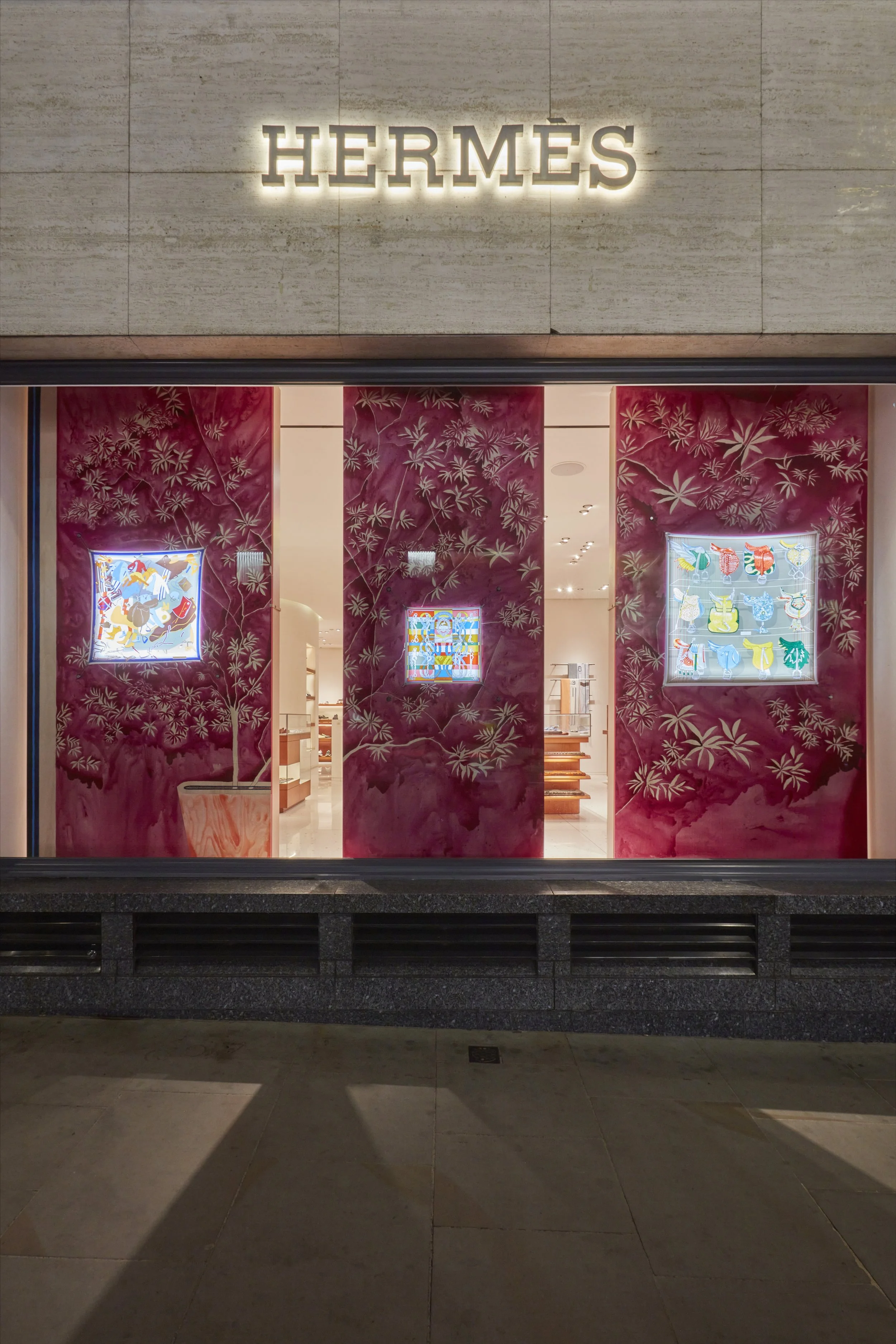 Images of the Hermès “Internal Landscapes” window installations, designed by Charlotte Keates and built by our team. These stepped-back shots show the full sculptural displays installed across London and Dublin, highlighting our work in luxury retail