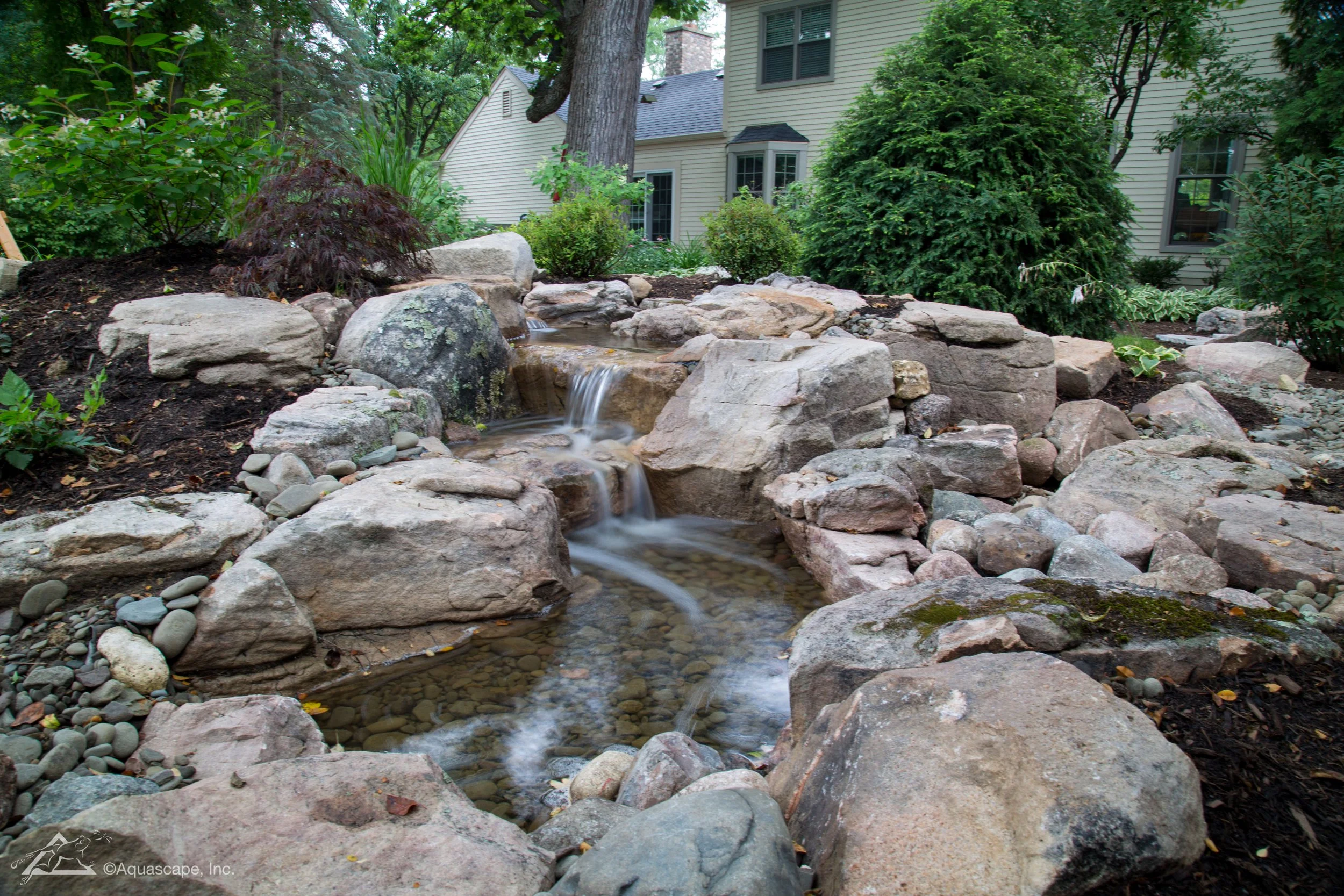 Medium 16ft Pondless Waterfall_02.jpg