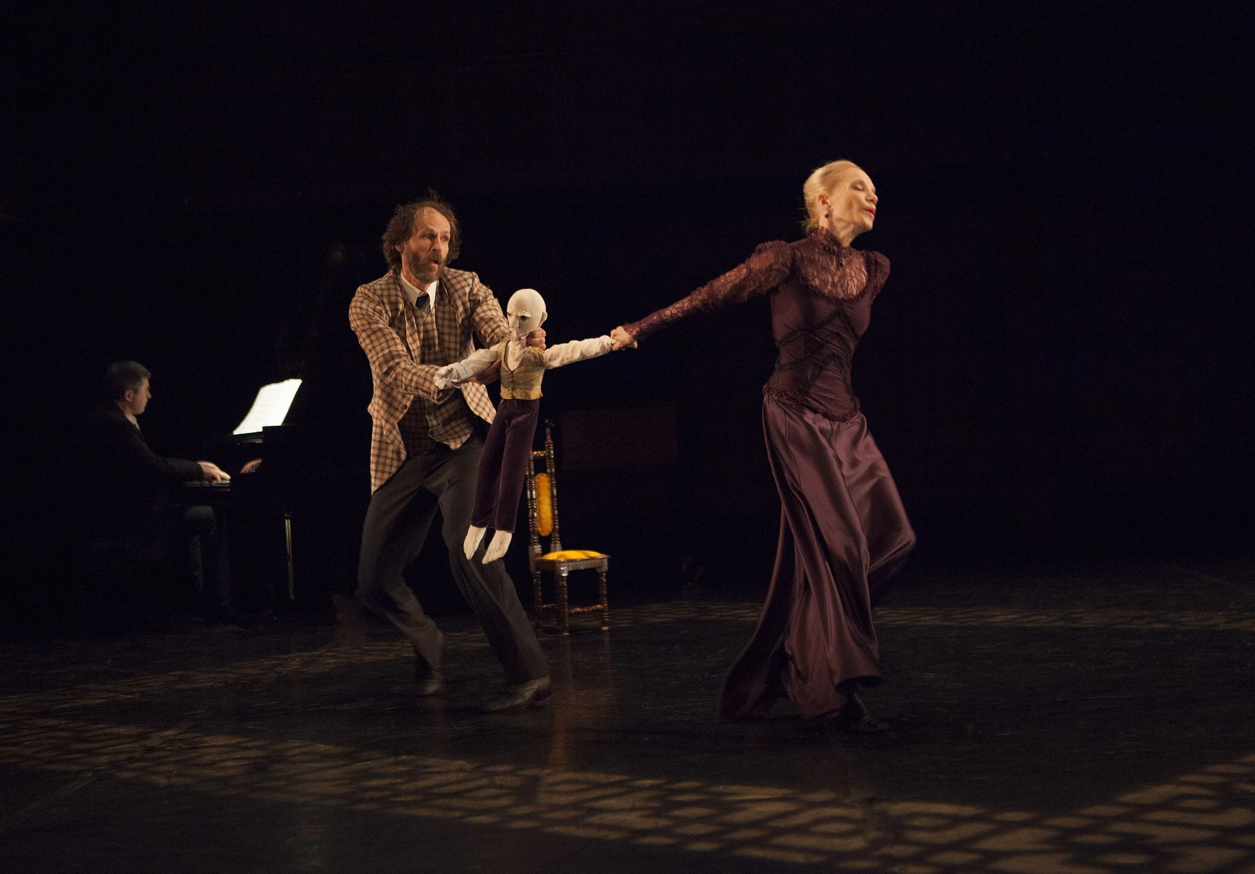  From left to right: Bill Coleman, Evelyn Hart Photo by John Lauener 