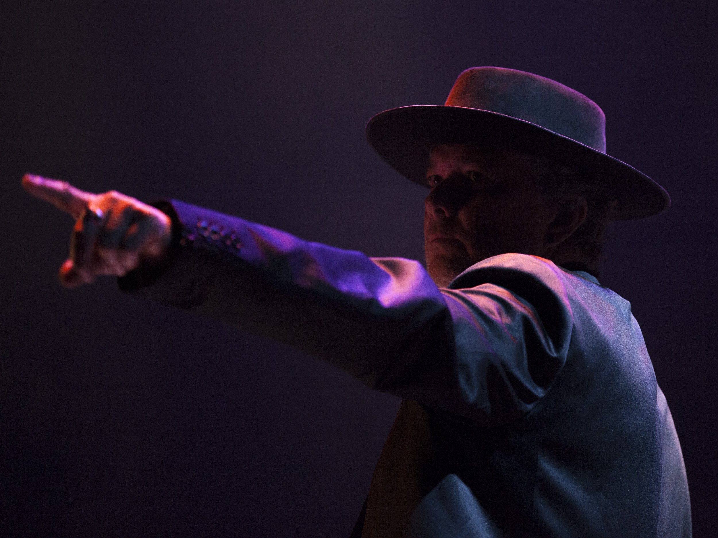  Gregory Hoskins Photo by John Lauener 