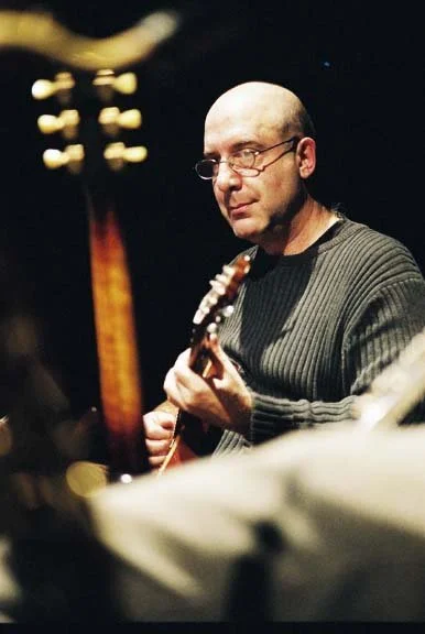  Rob Piltch Photo by John Lauener 