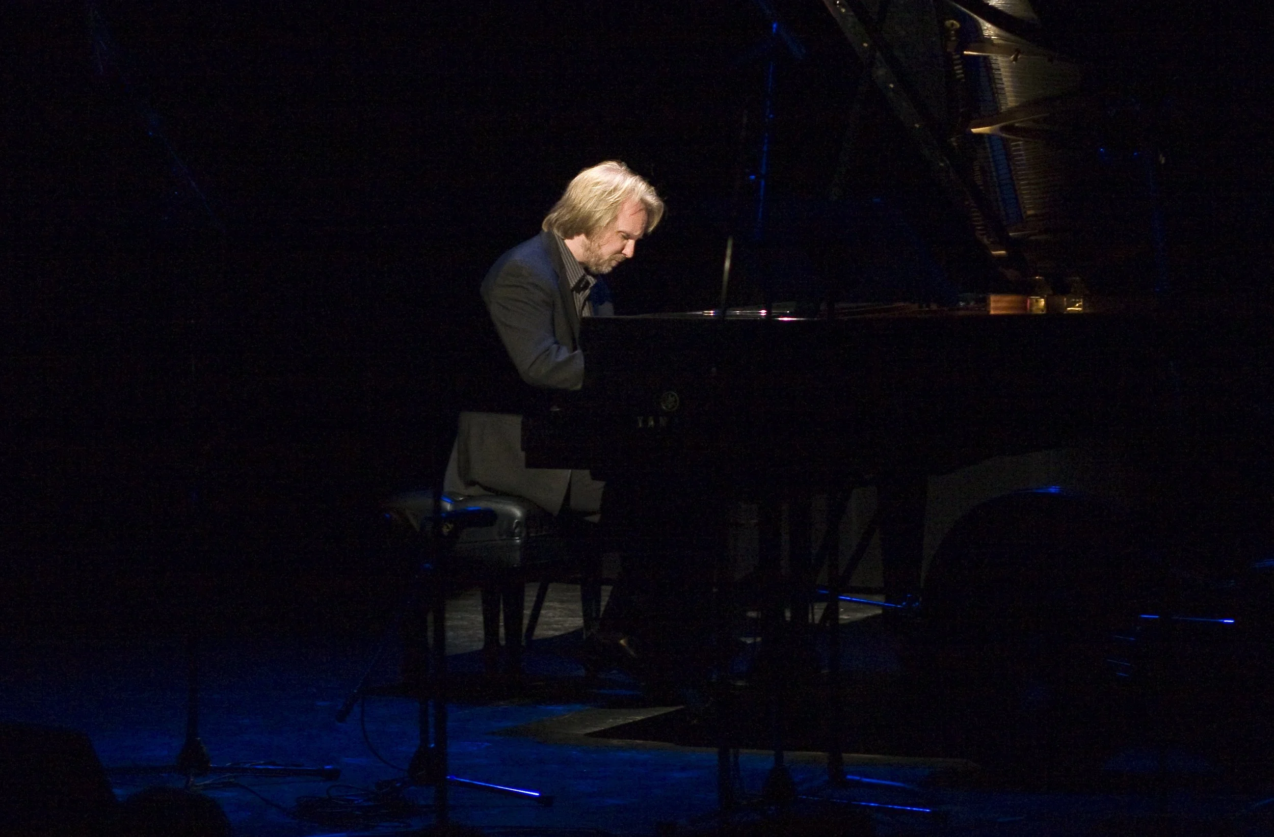  Peter Longworth Photo by John Lauener 