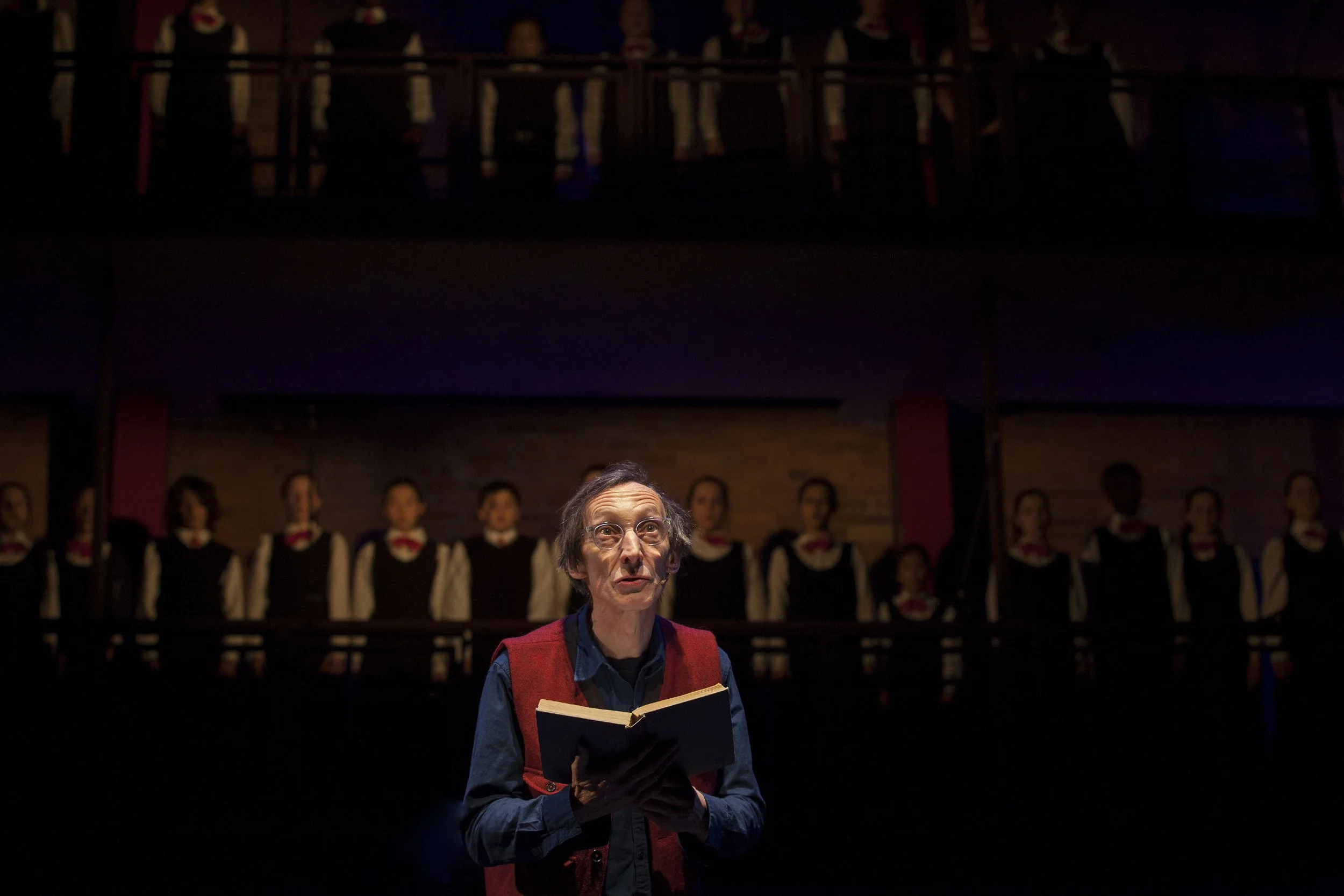  Julian Richings and the Canadian Children’s Opera Company Photo by John Lauener 