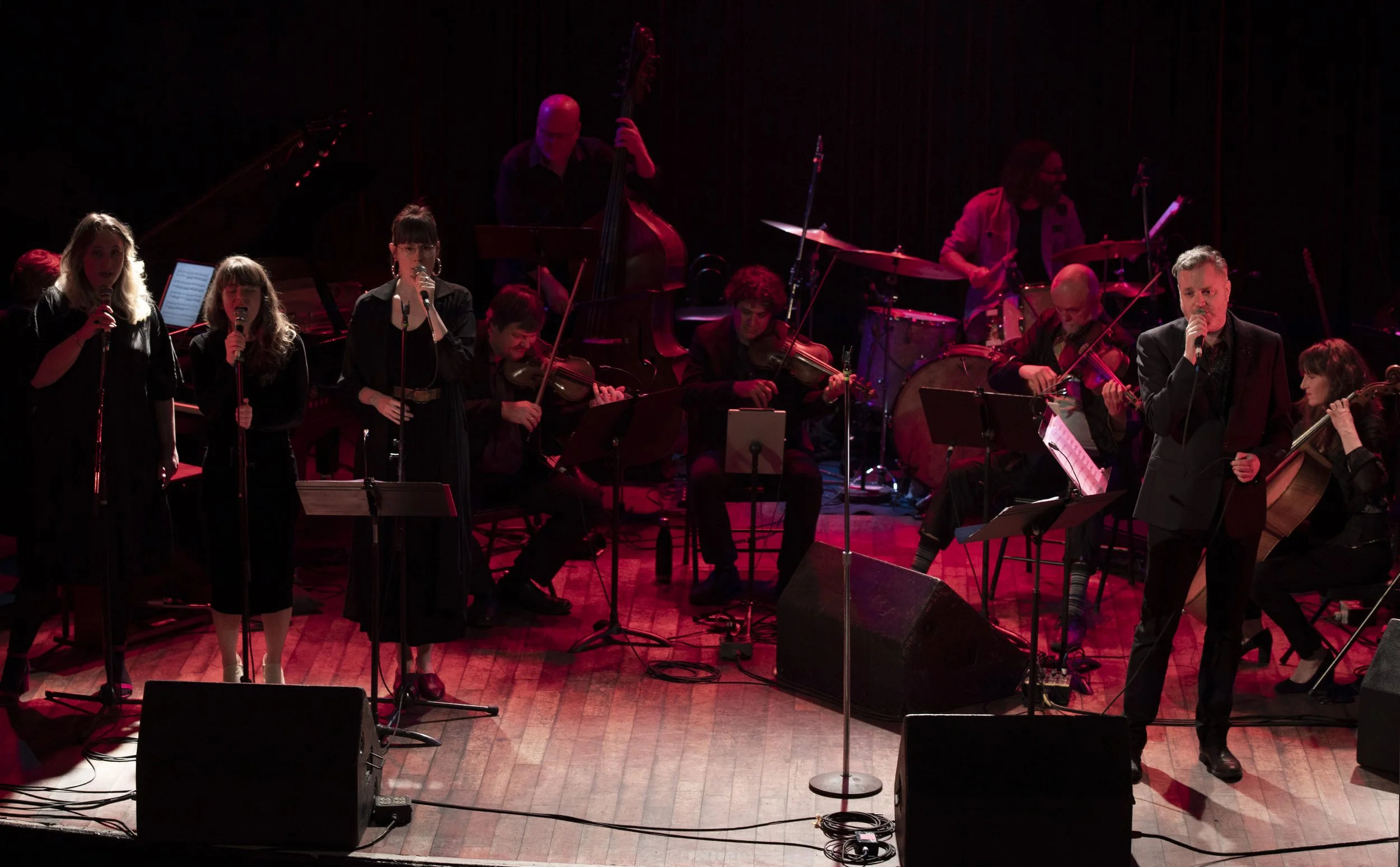  From left to right: Dorothea Paas, Felicity Williams, Robin Dann, Stephen Sitarski, George Koller, Drew Jurecka, David Direnzo, Douglas Perry, Kevin Hearn, Amy Laing Photo by John Lauener 