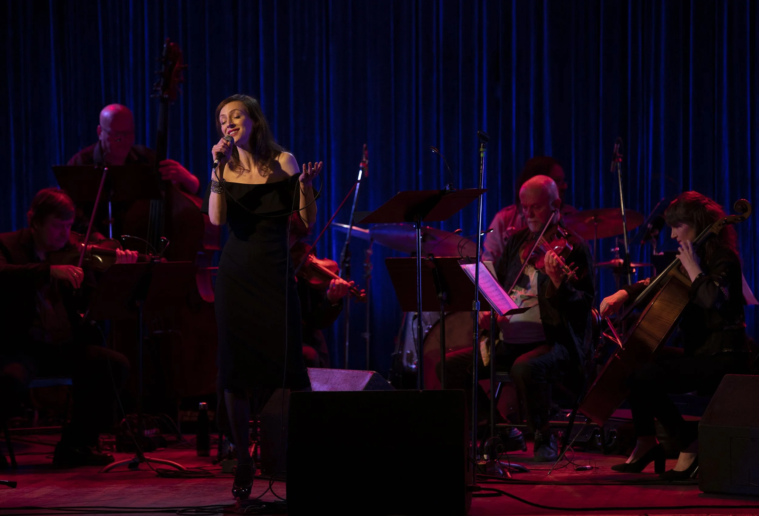  From left to right: Stephen Sitarski, George Koller, Sarah Slean, Douglas Perry, Davide Direnzo, Amy Laing Photo by John Lauener 