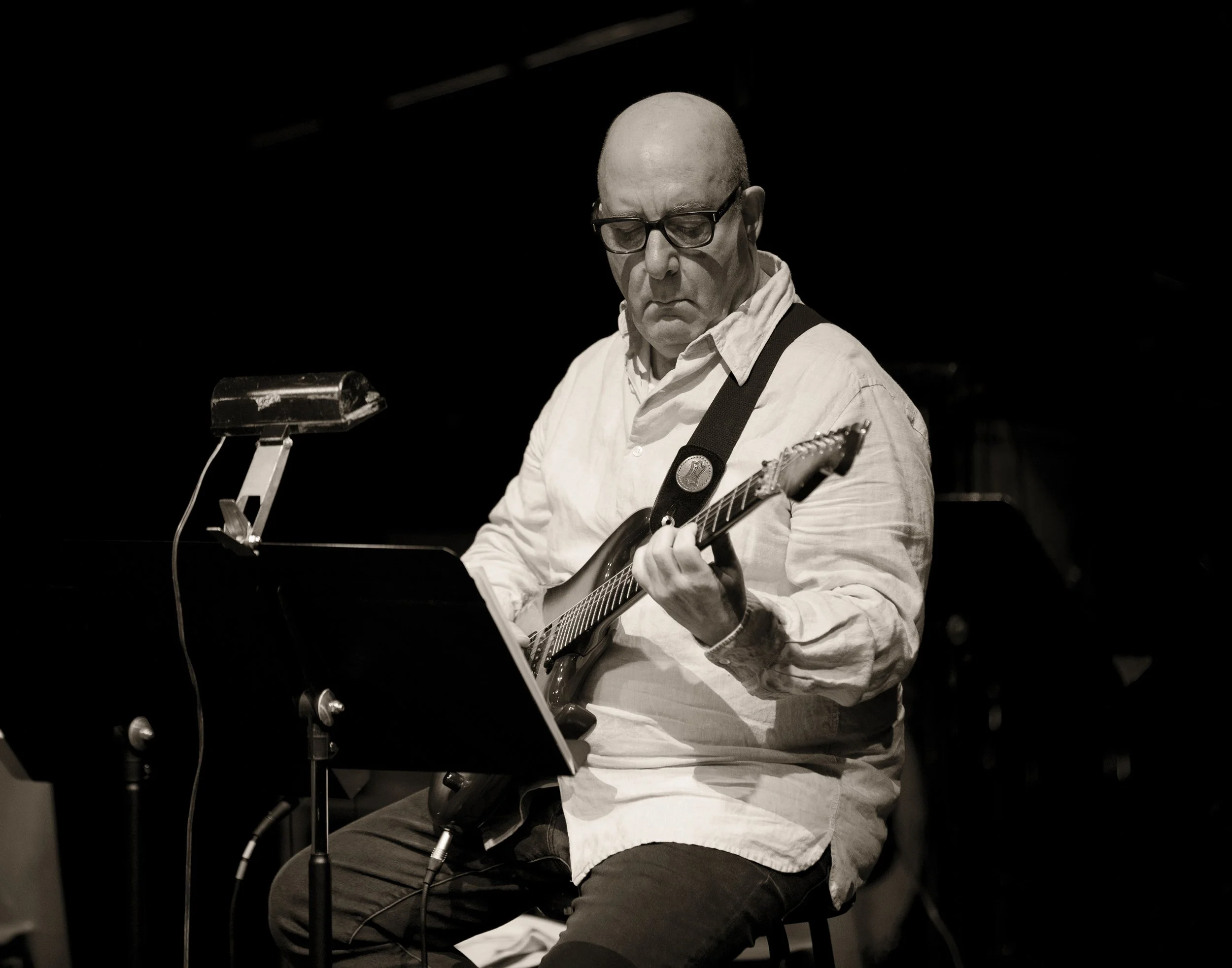  Rob Piltch Photo by John Lauener 