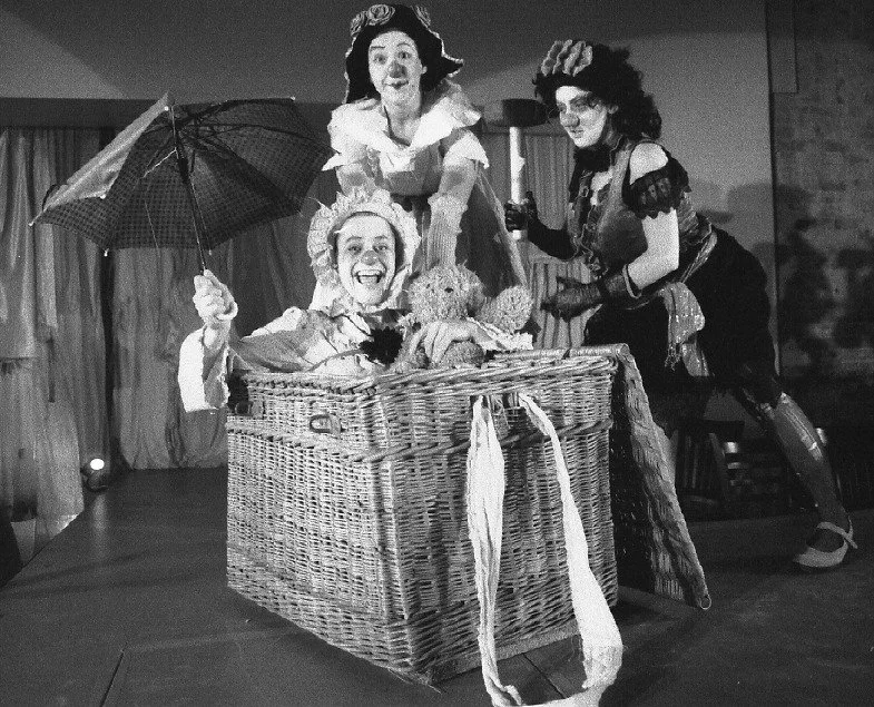  Wendy Ackerboom, Erin Bouvy, Kathleen Le Roux Photo by Kenneth Grey 