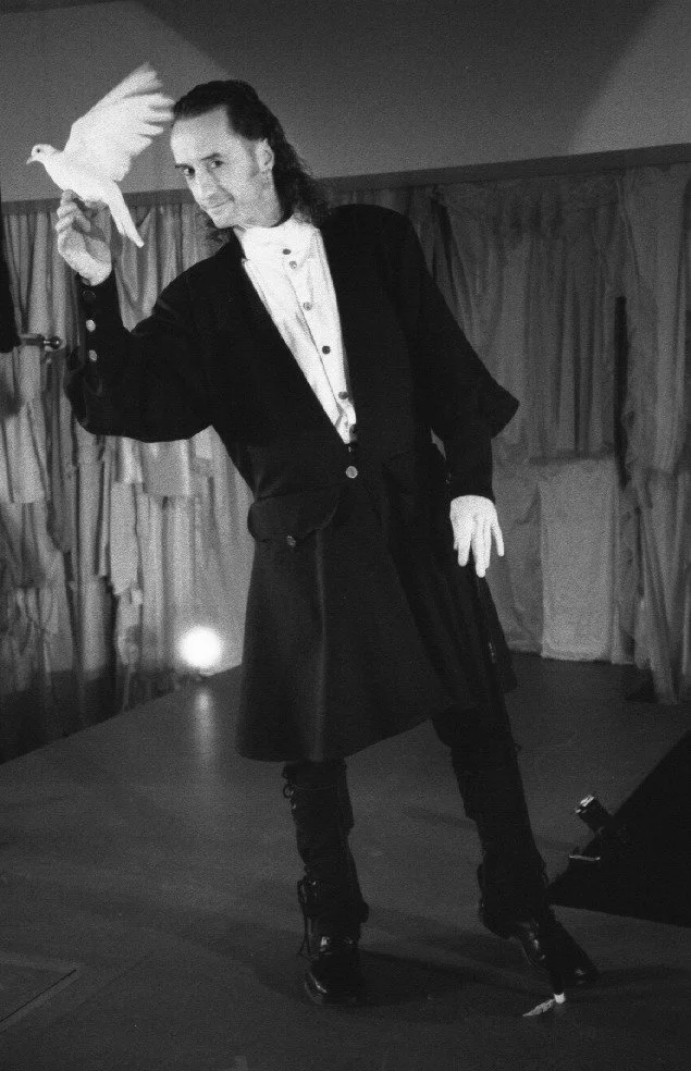  Loran Photo by Kenneth Grey 