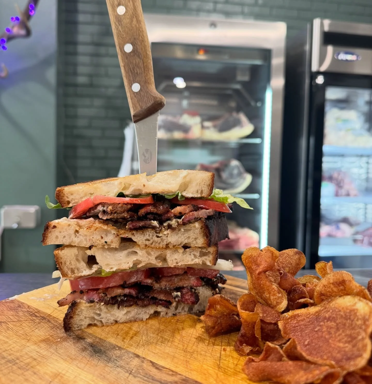 A BLT is near perfection all on its own&hellip; but we went ahead and leveled it up! 🥪

Smoked Black Peppercorn Beef Bacon, crisp lettuce, ripe tomato, and a bold kick of horseradish cream. It all comes stacked high between thick slices of our house