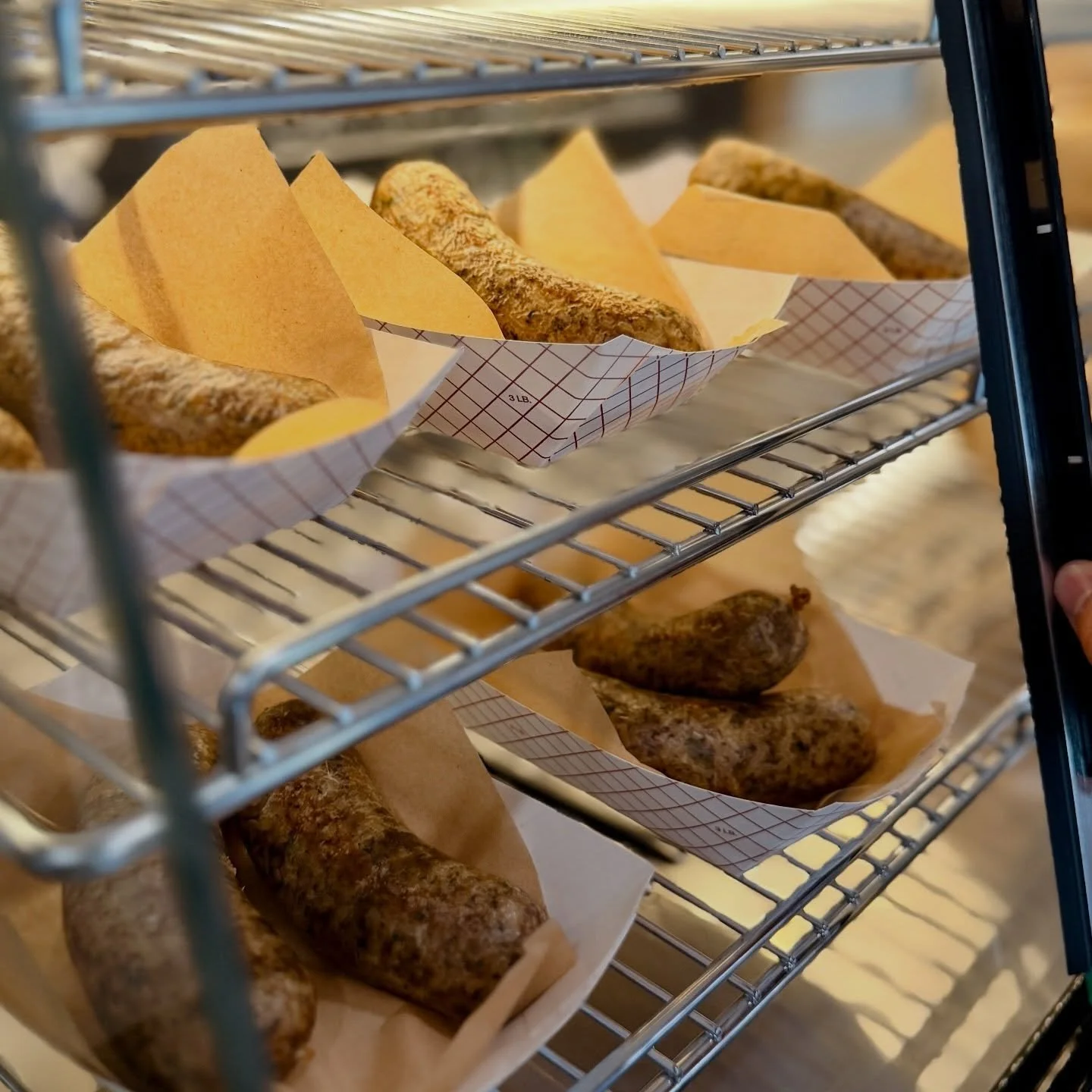 The Hot Bar&rsquo;s here!! Loaded up and ready, pard.
 Grab-and-go eats for breakfast, lunch, or whenever hunger hits. It may be giving Relay Station, but don&rsquo;t let that fool ya. This Hot Bar&rsquo;s built on the good stuff &hellip; clean ingre