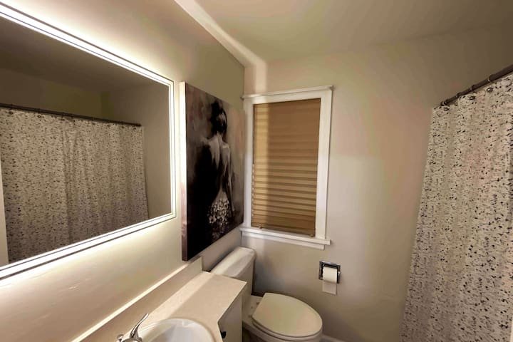 Bathroom.jpeg