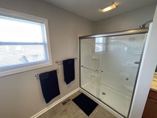 Walk in Shower furnished Rental