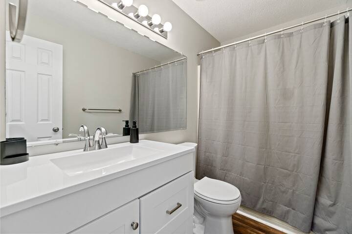 Bathroom2.1.jpeg
