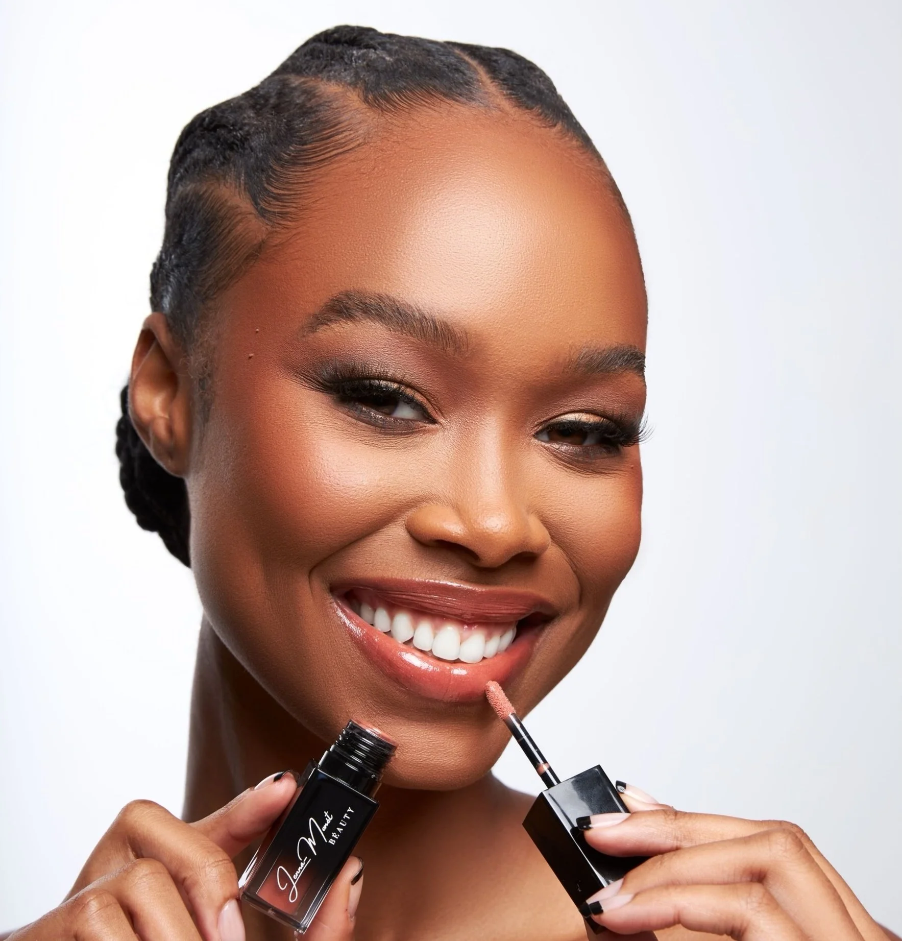 EXCLUSIVE: JENNA-MONET TO LAUNCH BEAUTY BRAND AT ST. CROIX’S VIOLETTE BOUTIQUE