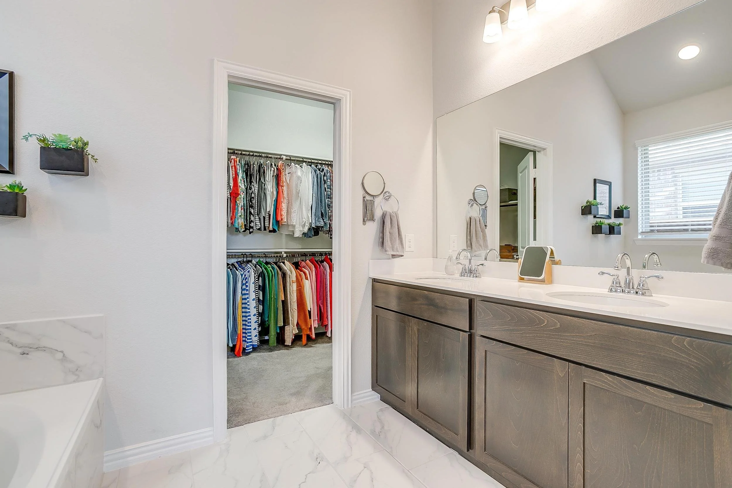 10333 Lakemont Drive (20 of 43).jpg