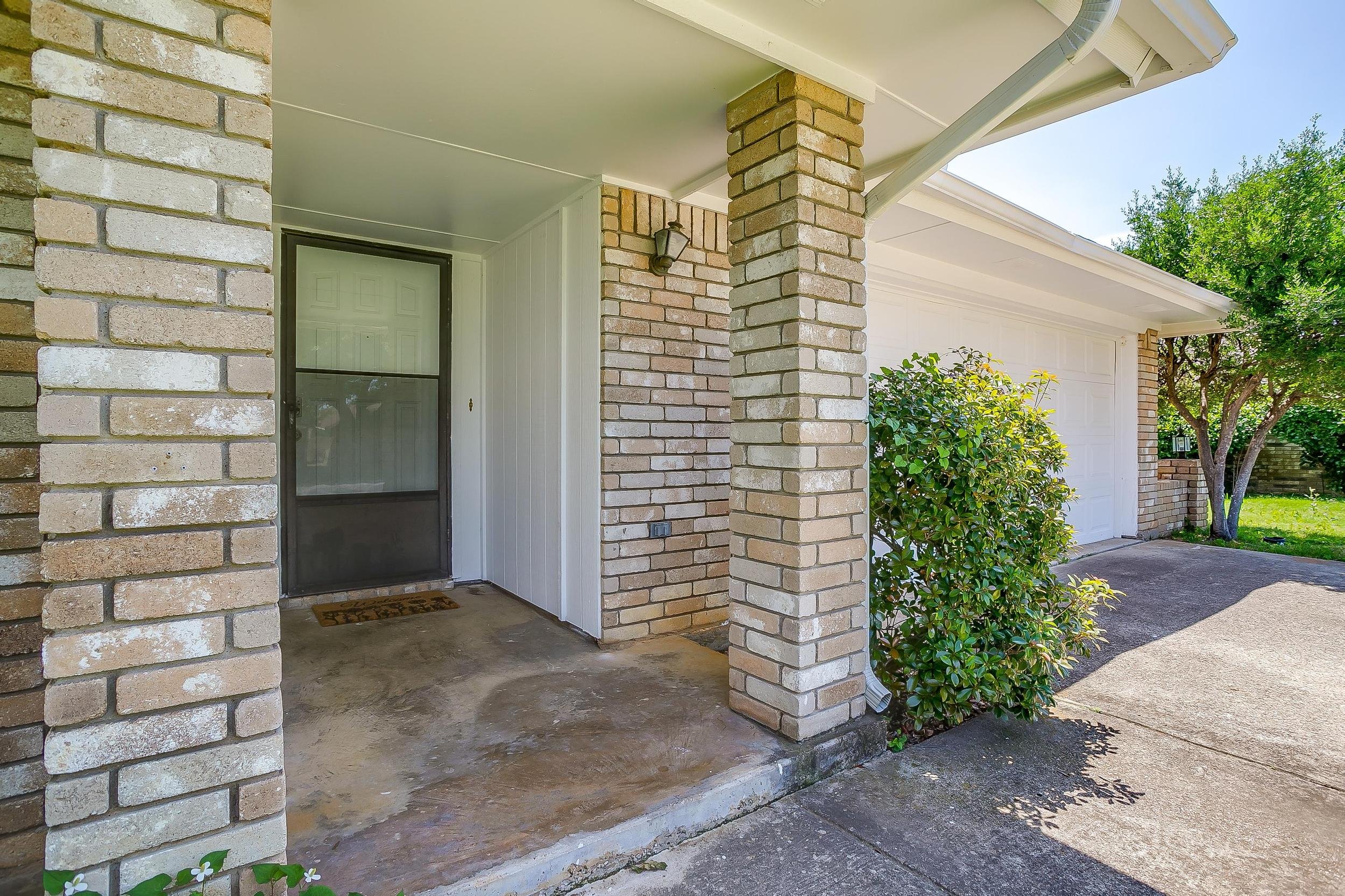 504 Basswood Drive (4 of 44).jpg