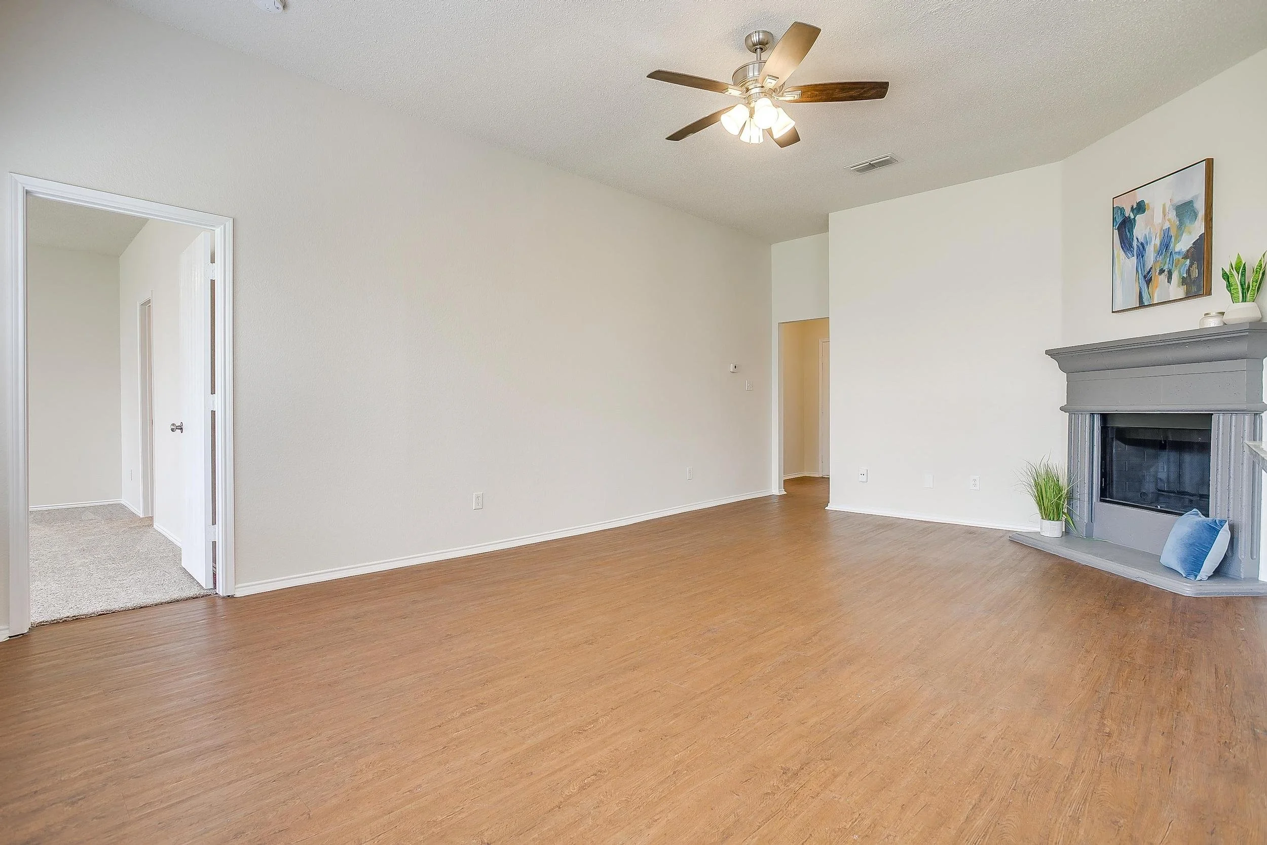 4932 Marina Del Rd (10 of 40).jpg