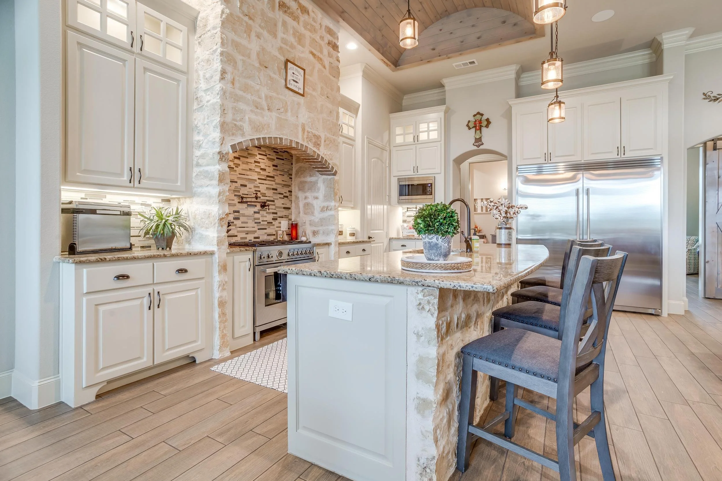 2262 Canyon Lake Rd (48 of 84).jpg