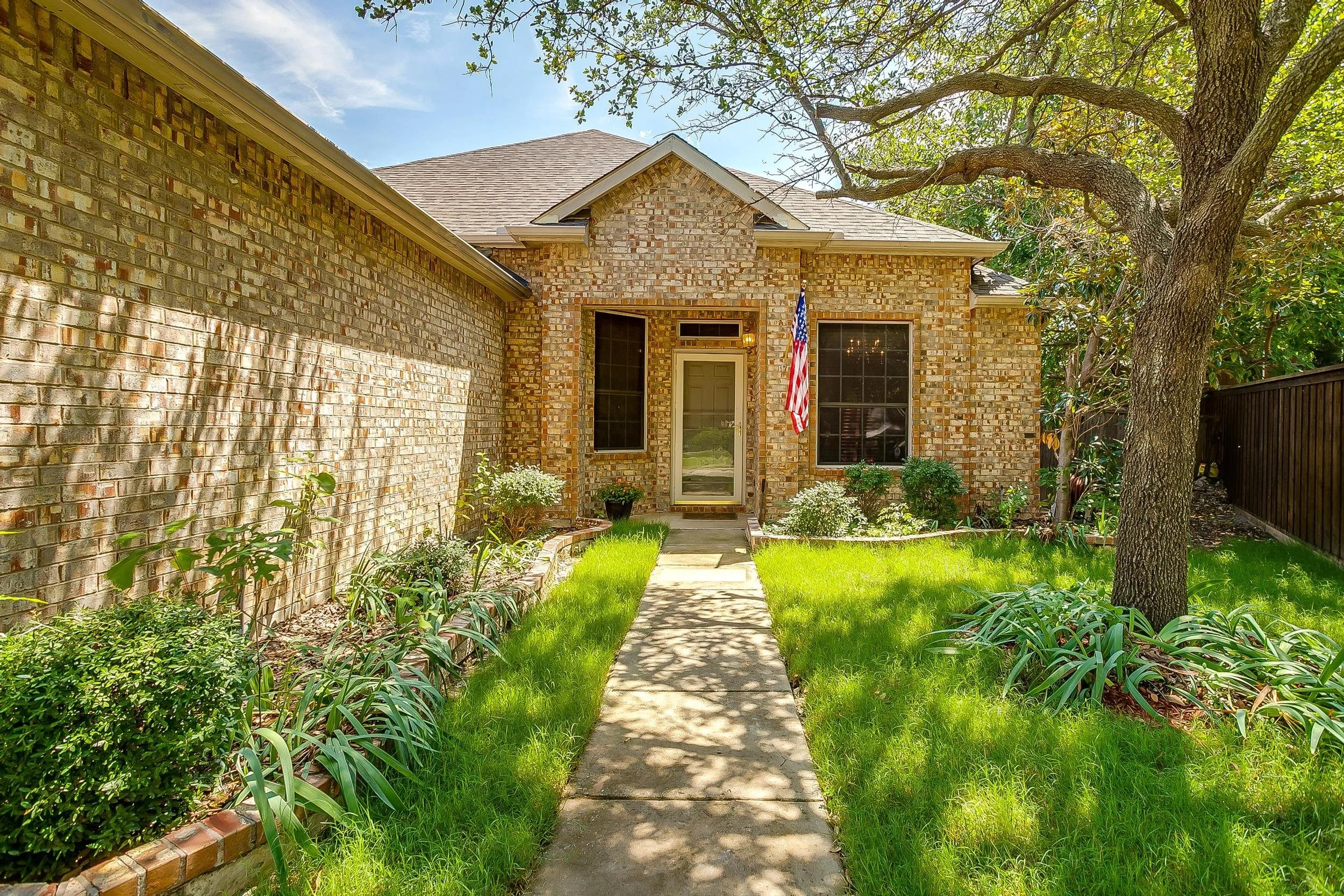 2405 Champlain Way (15 of 53).jpg
