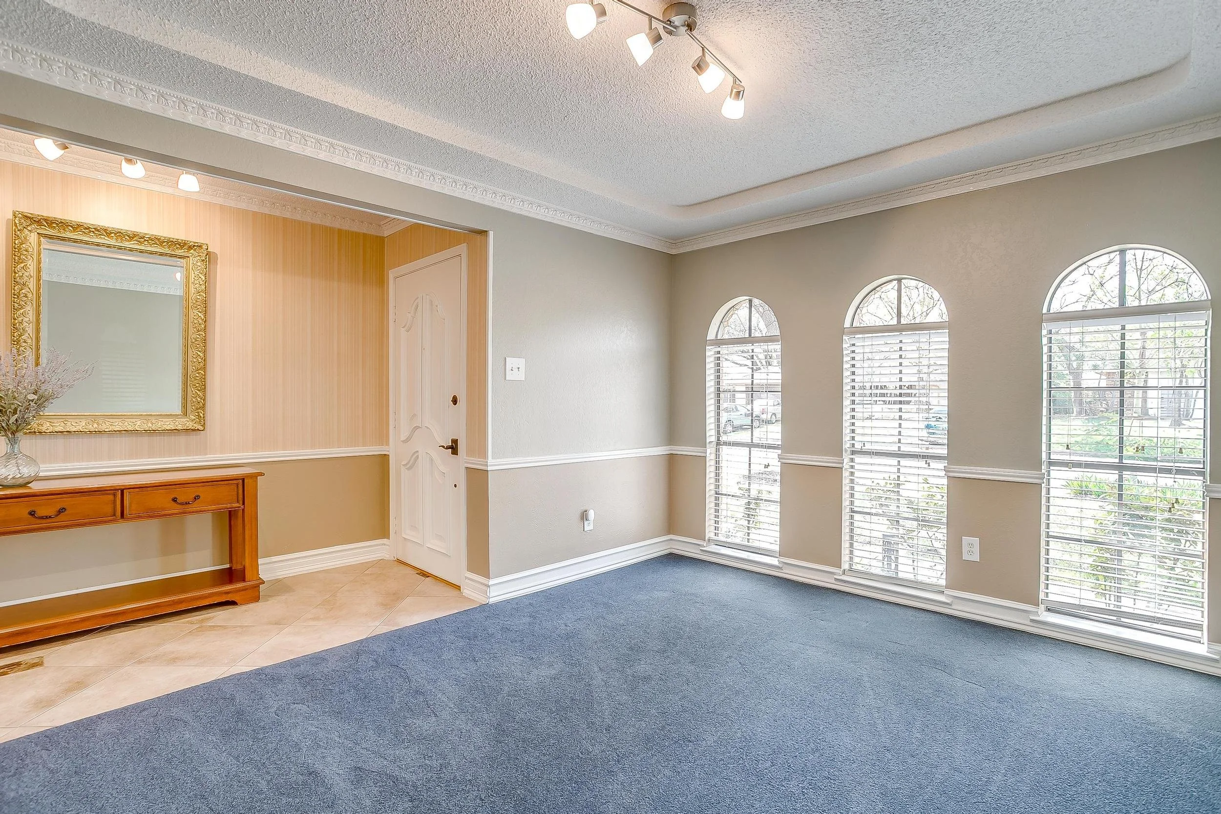 7813 Silveridge Drive (7 of 46).jpg