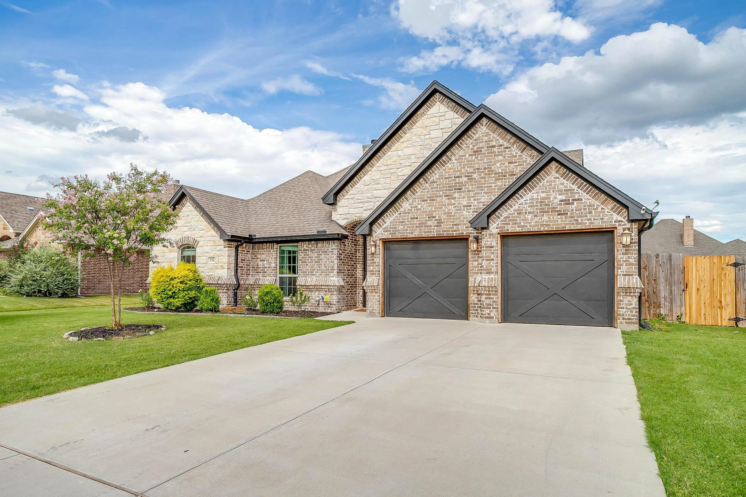 136 Kentucky Dr-12.jpg
