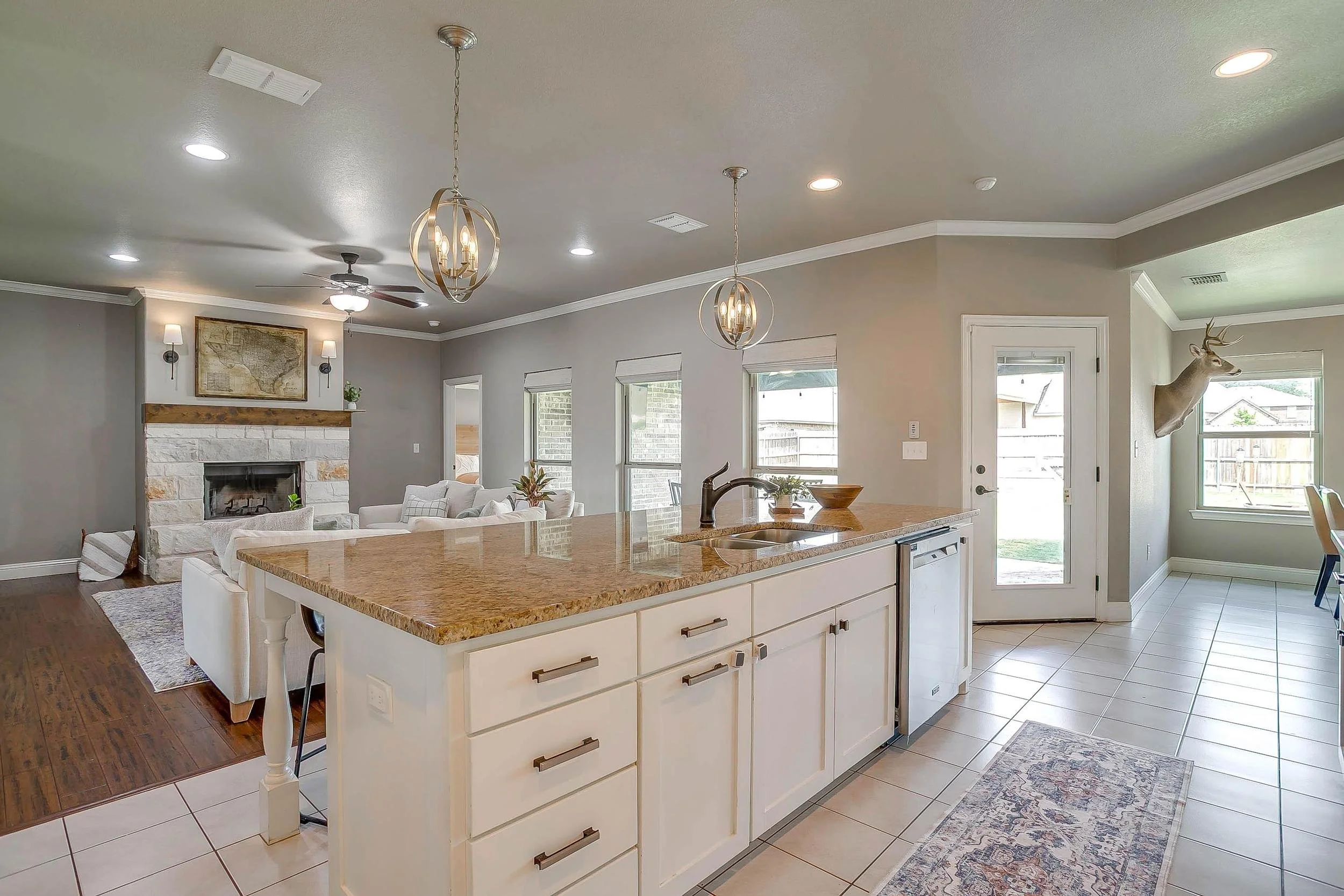 136 Kentucky Dr-30.jpg