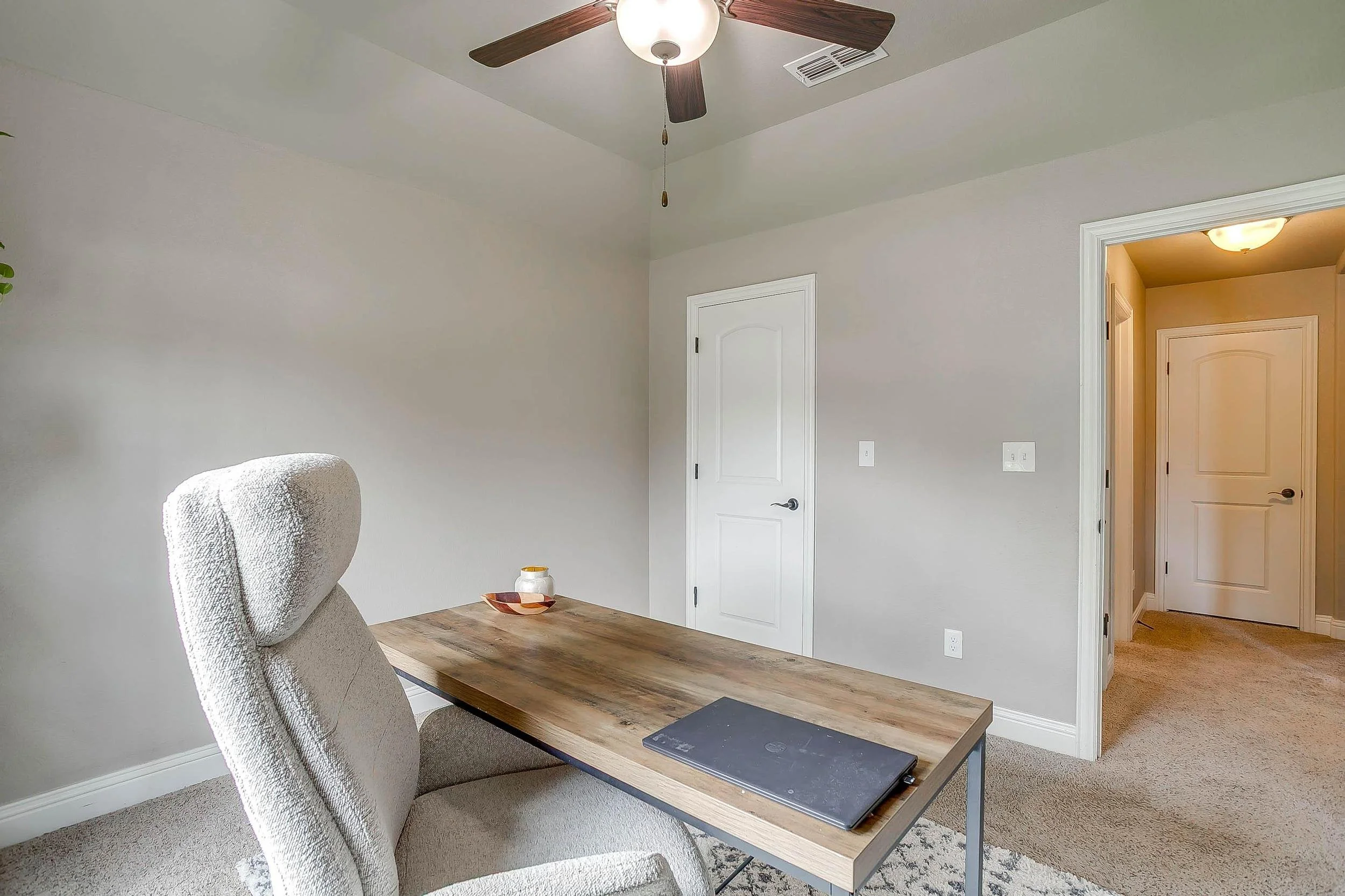 136 Kentucky Dr-48.jpg