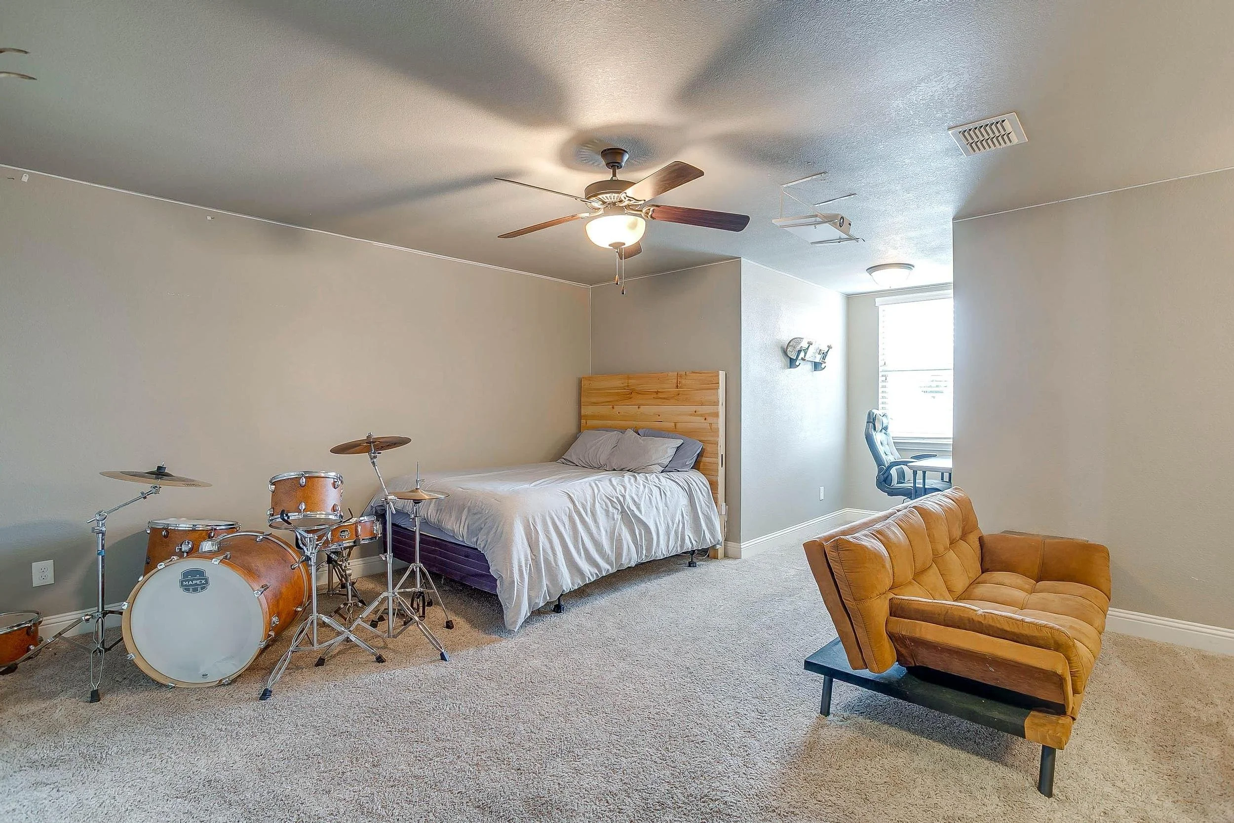 136 Kentucky Dr-49.jpg