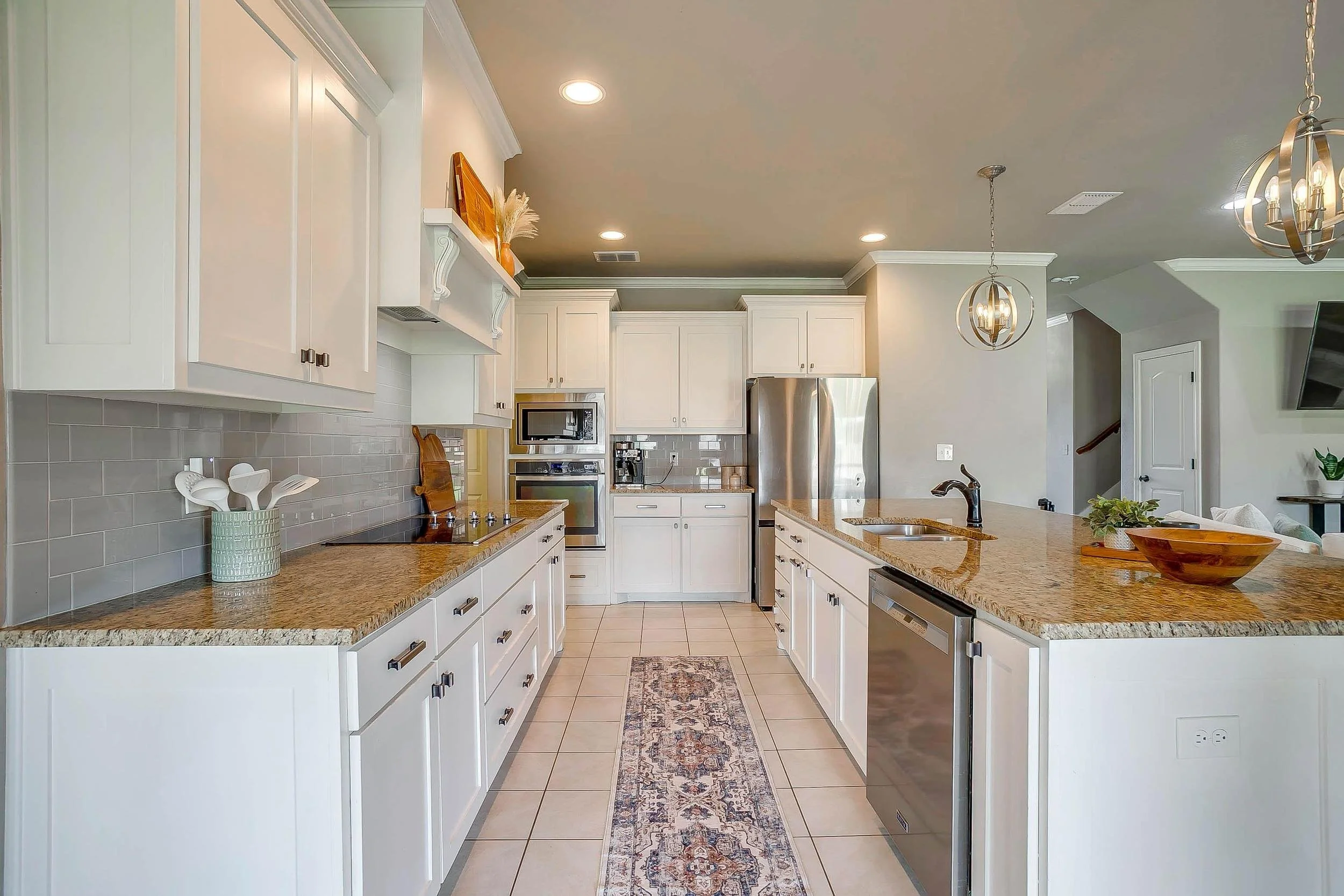 136 Kentucky Dr-25.jpg