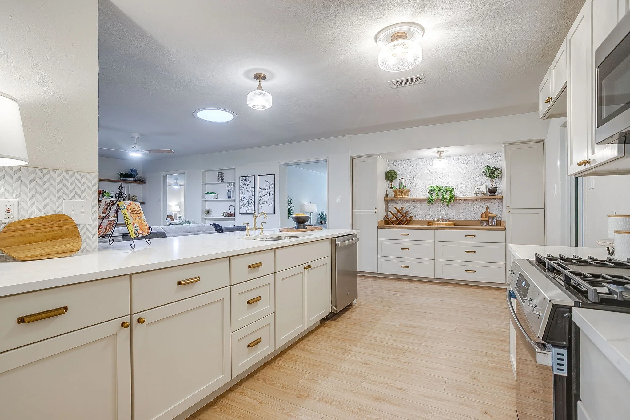 1909 Windlea Dr (10 of 46).jpg