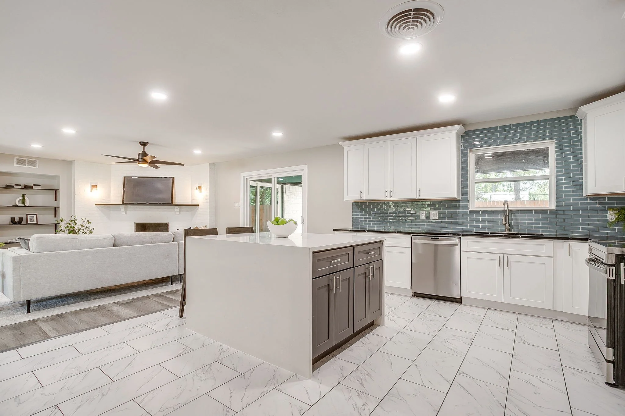 2536 Daisy Ln (18 of 45).jpg