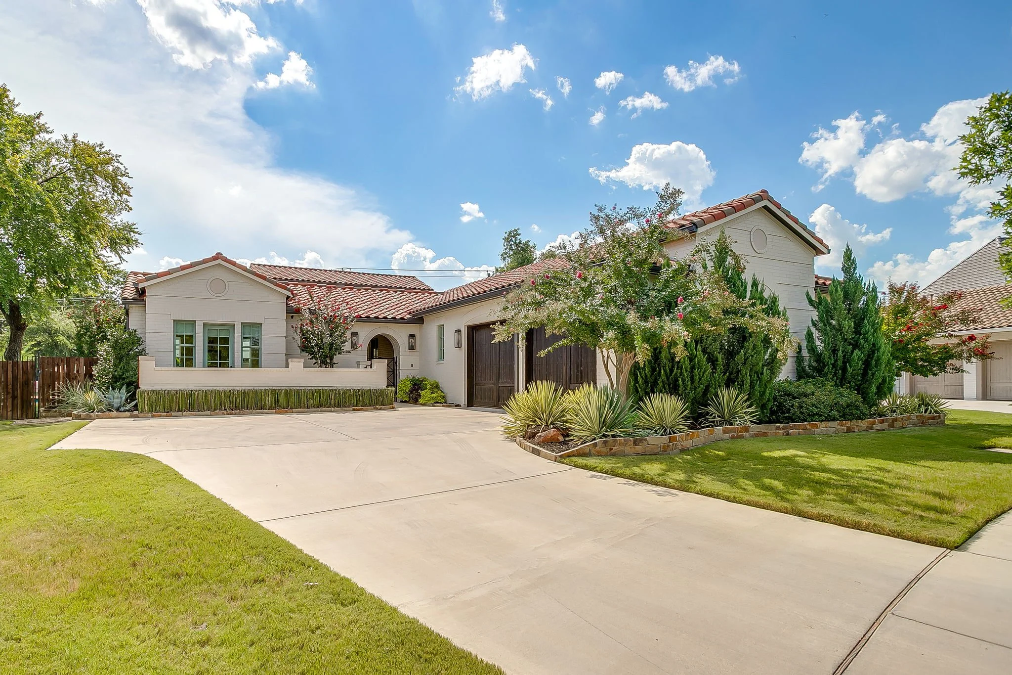 Copy of 140 Pineland Pl (13 of 87).jpg