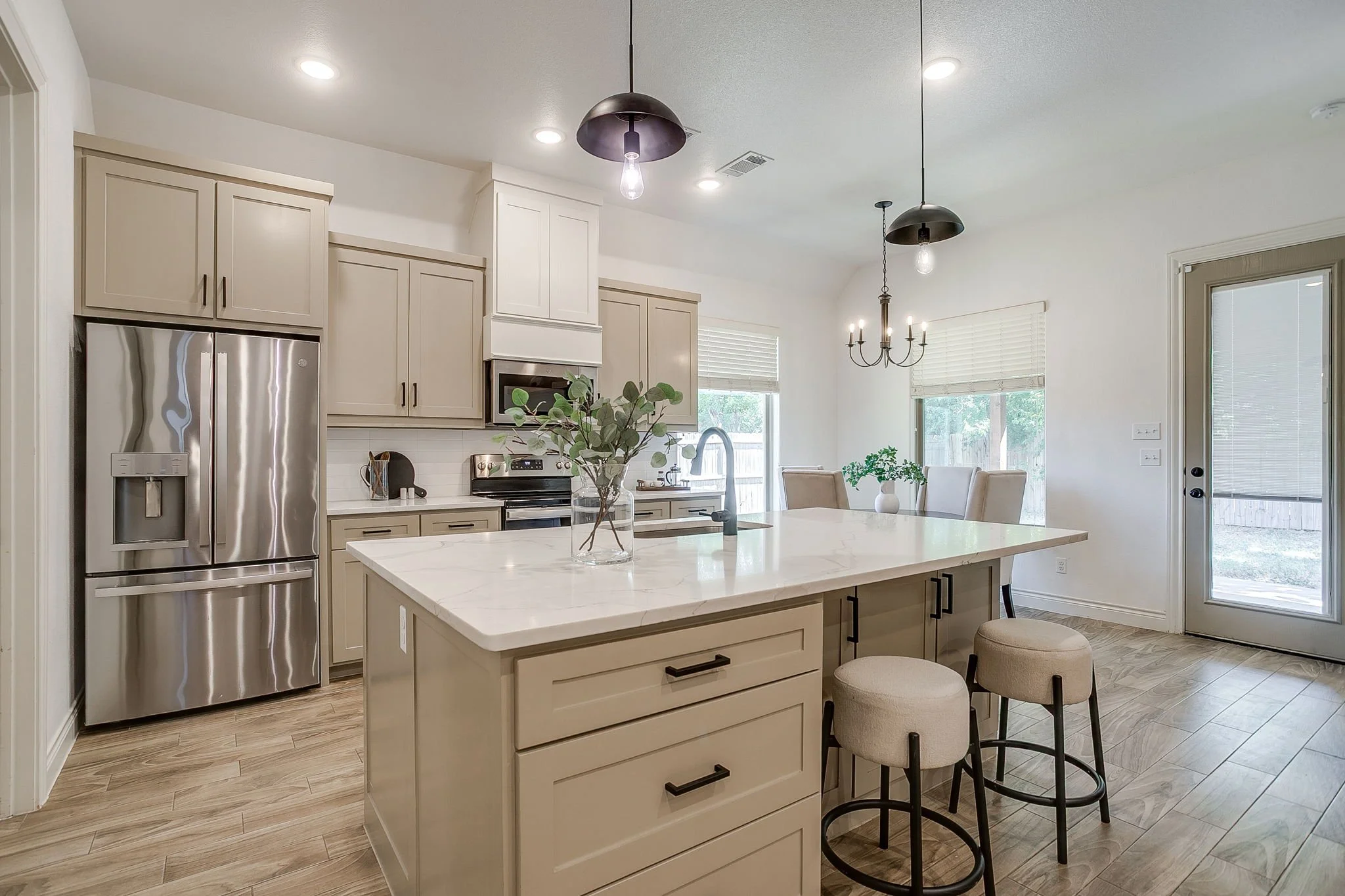 512 Isbell Rd (13 of 40).jpg