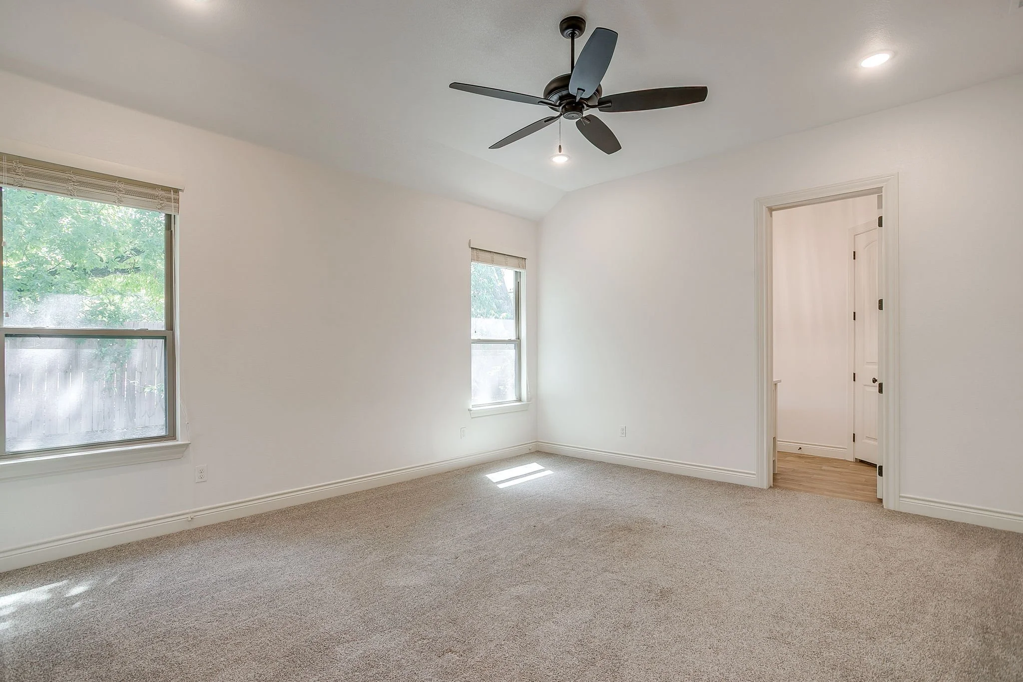 512 Isbell Rd (21 of 40).jpg