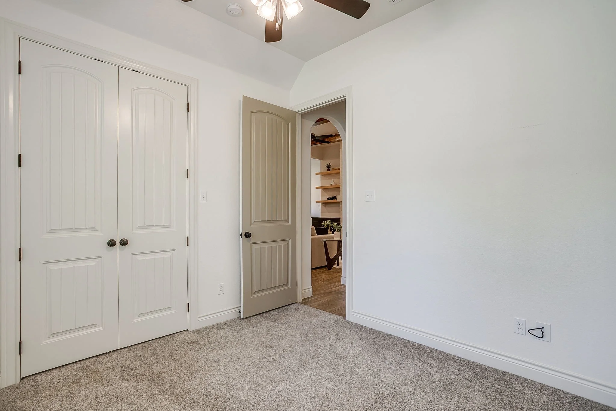 512 Isbell Rd (29 of 40).jpg