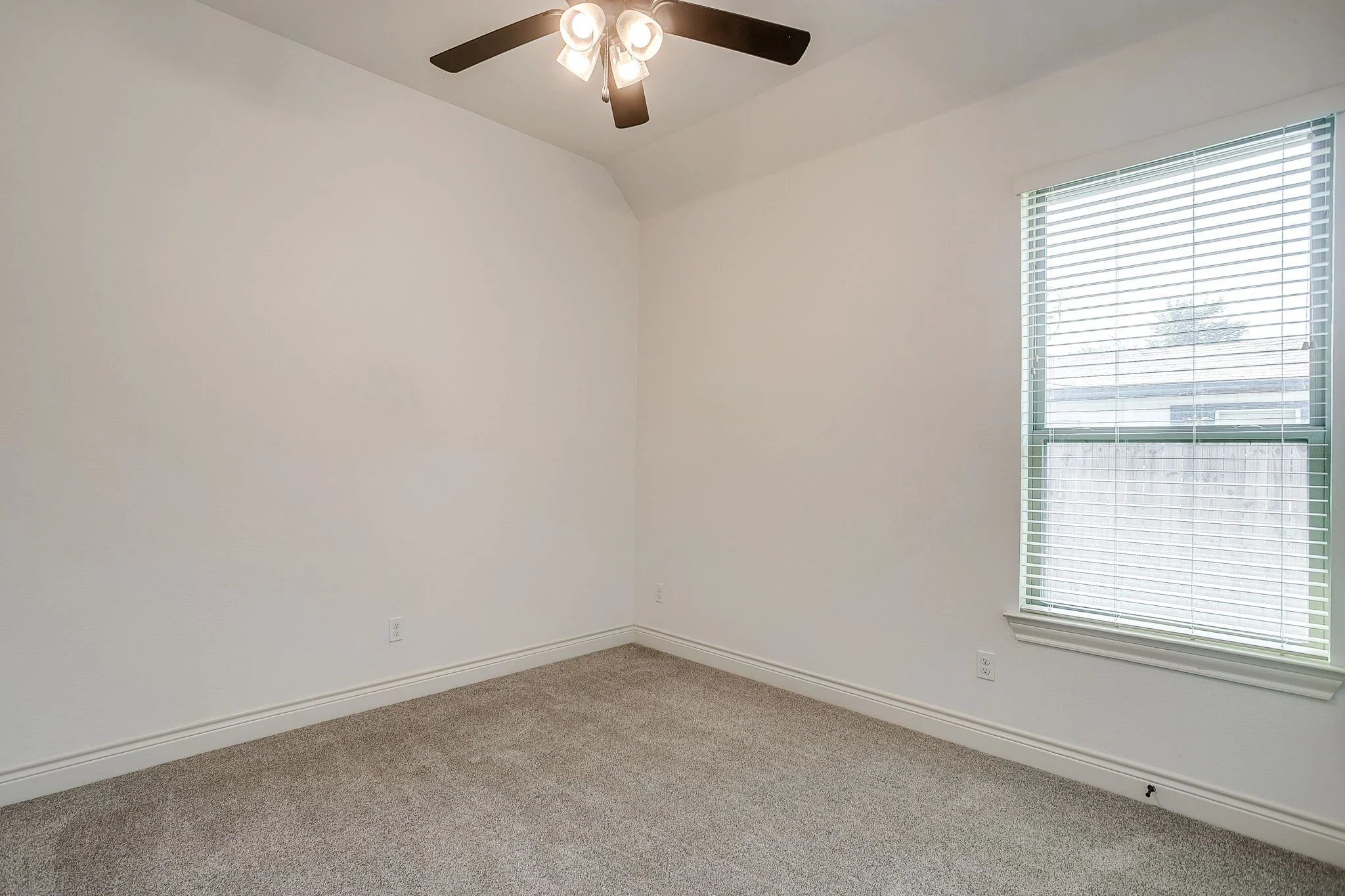 512 Isbell Rd (30 of 40).jpg