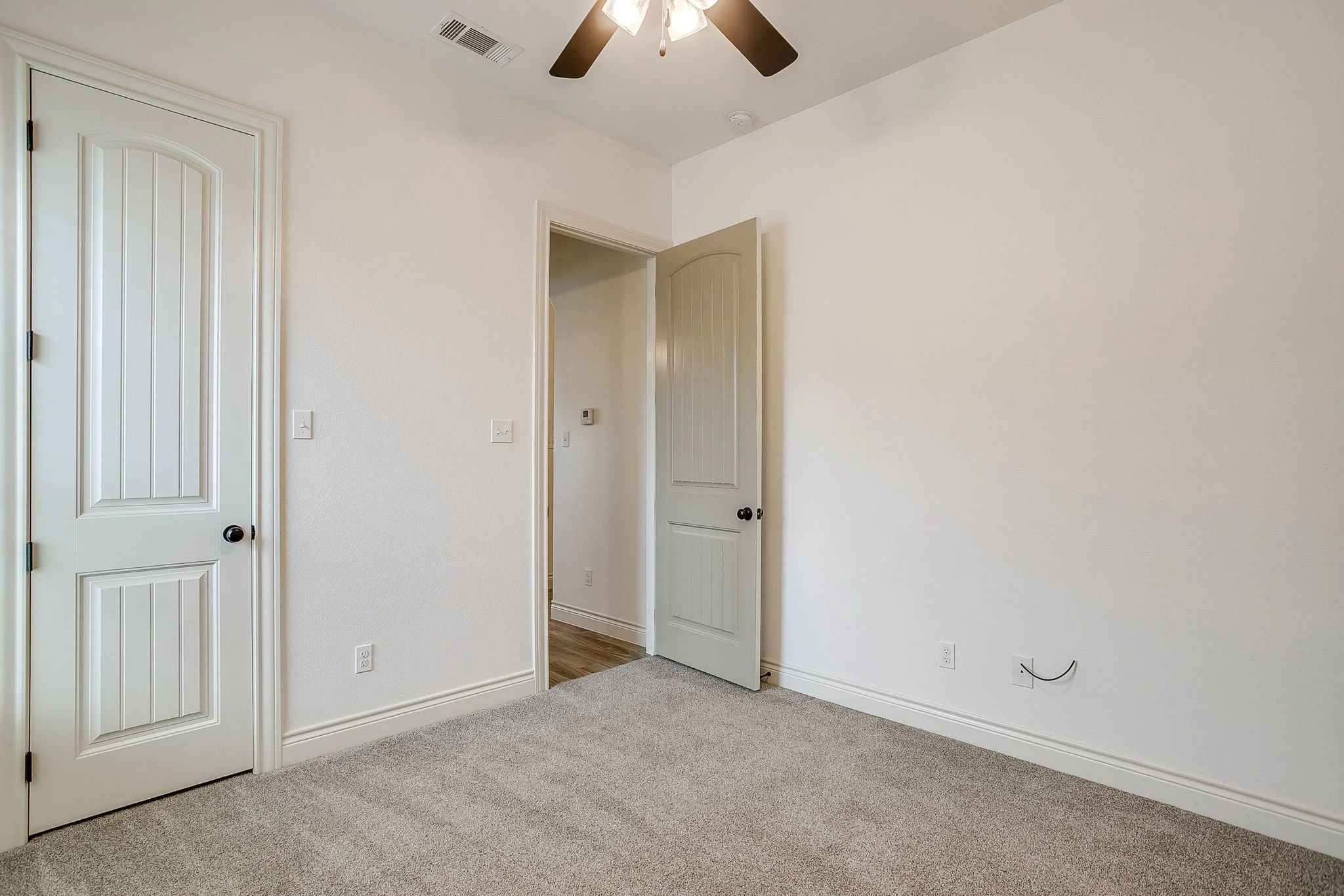 512 Isbell Rd (31 of 40).jpg