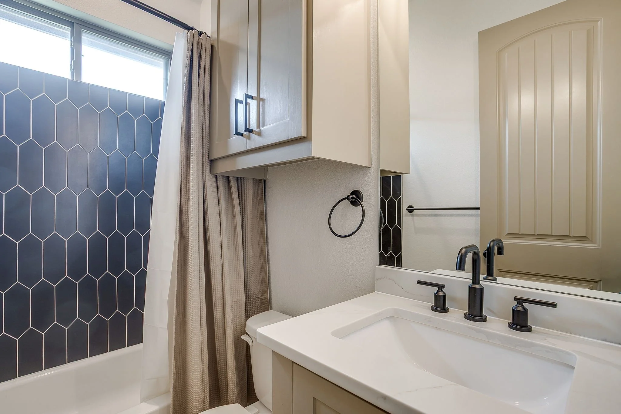 512 Isbell Rd (32 of 40).jpg