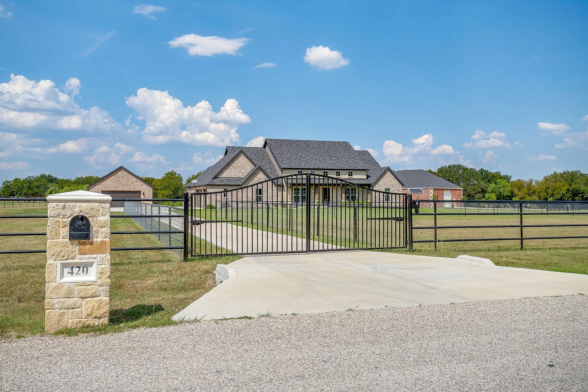 420 Cattlebaron Parc Dr (13 of 68).jpg