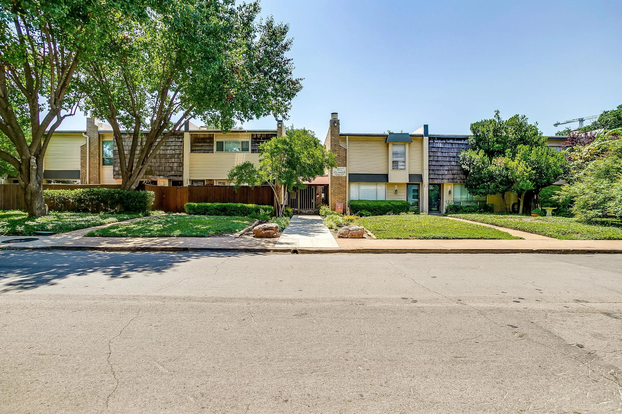 2710 Douglas Ave Ex (1 of 3).jpg