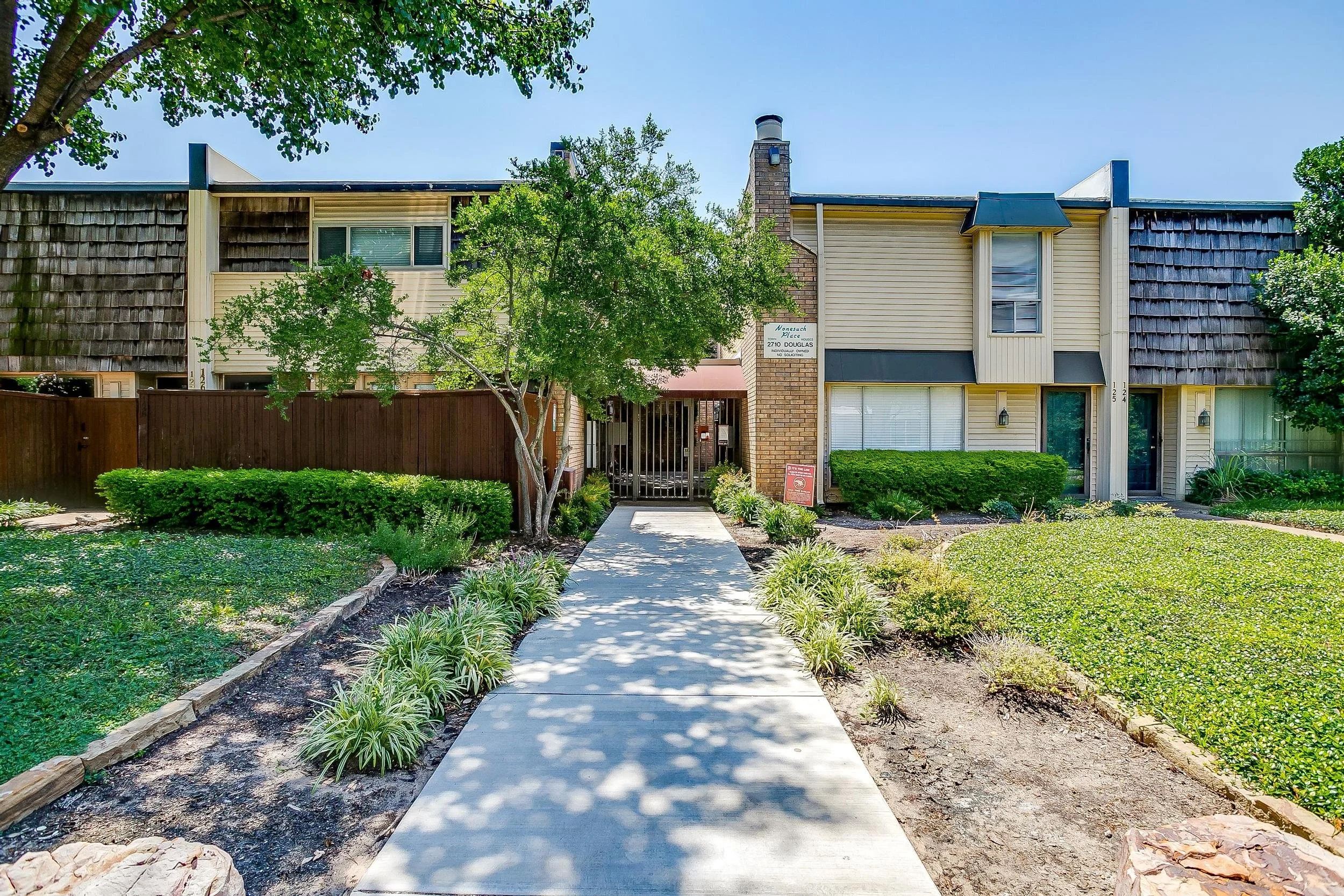 2710 Douglas Ave Ex (3 of 3).jpg